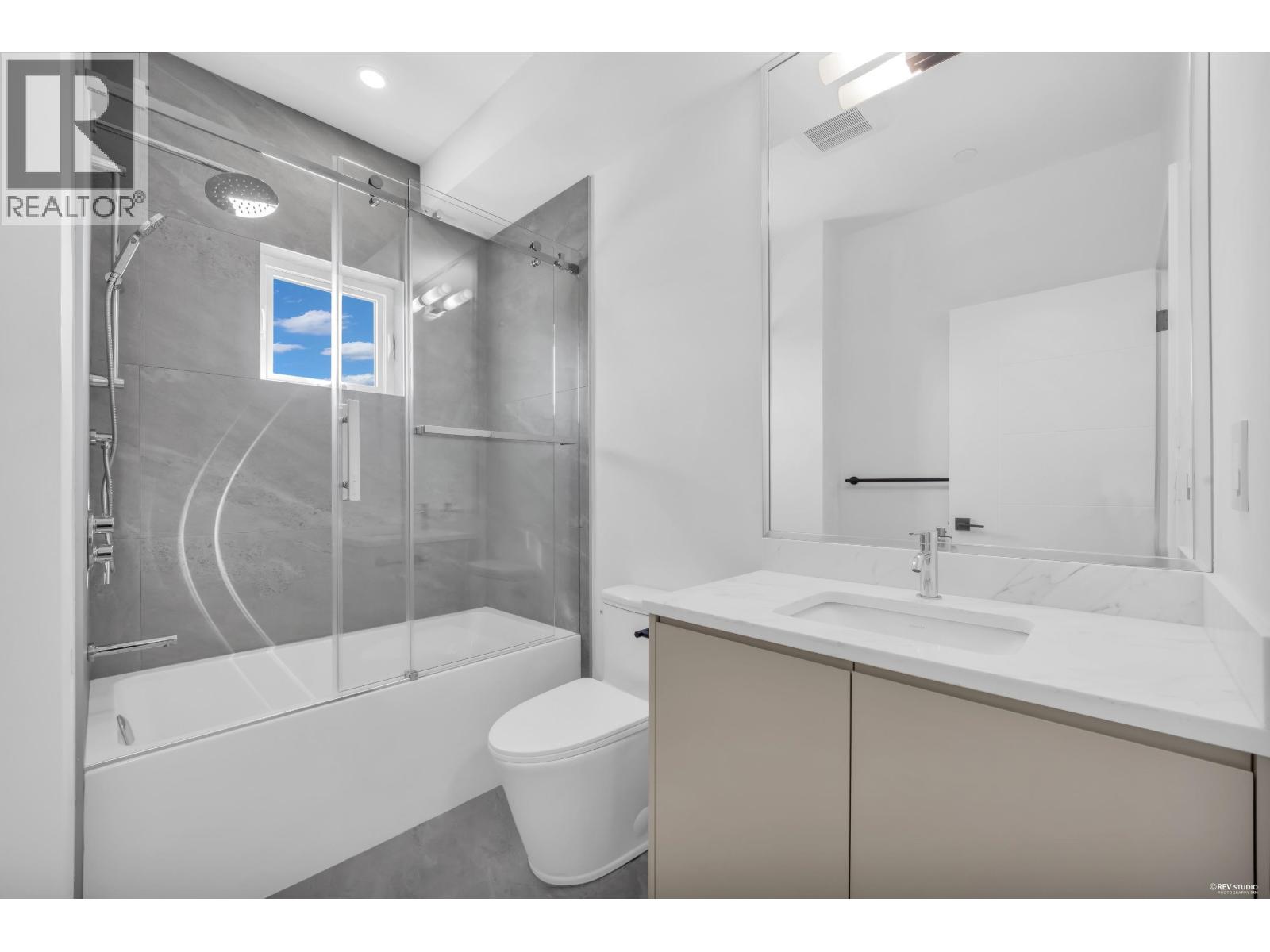 4 3800 Pender Street Property Photo 11