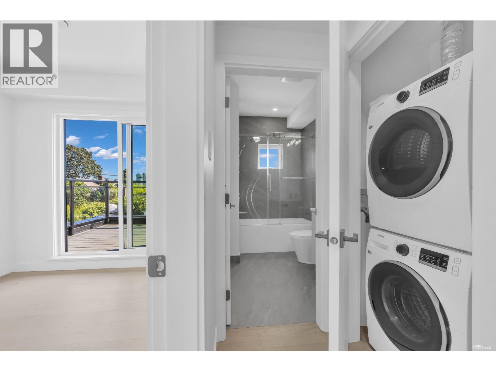 4 3800 Pender Street Property Photo 14