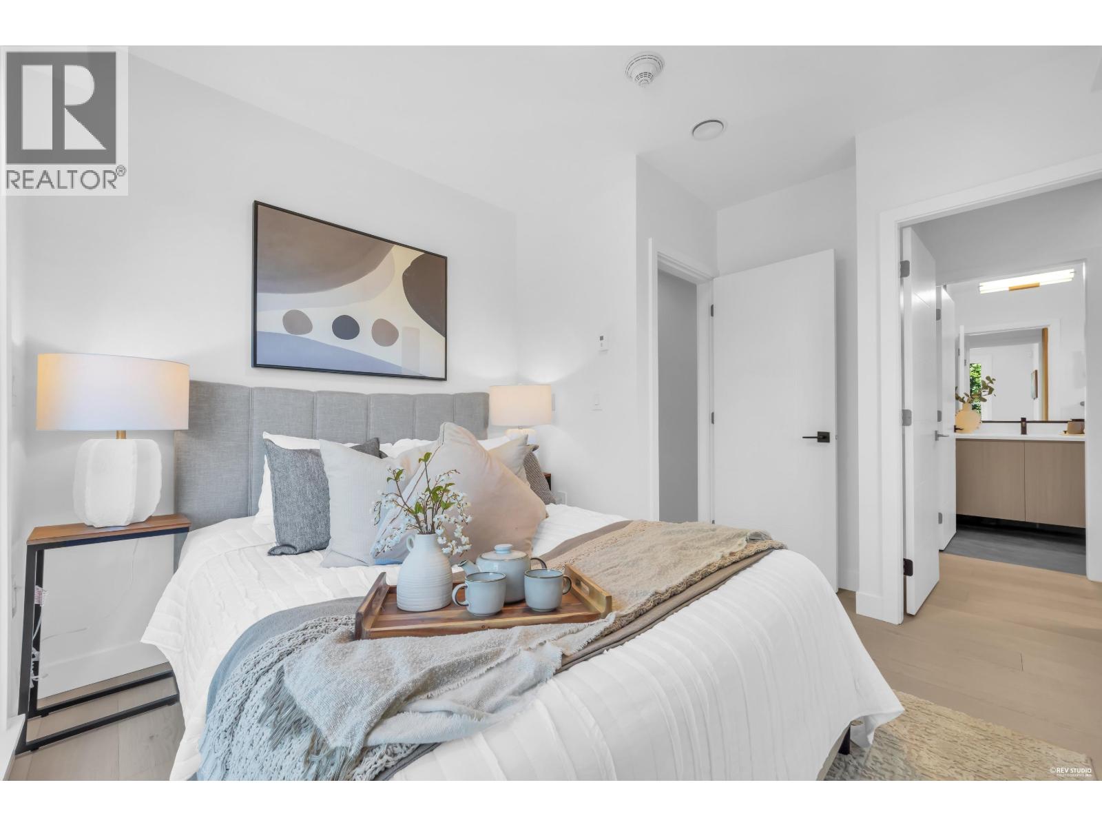 2 3800 Pender Street Property Photo 14