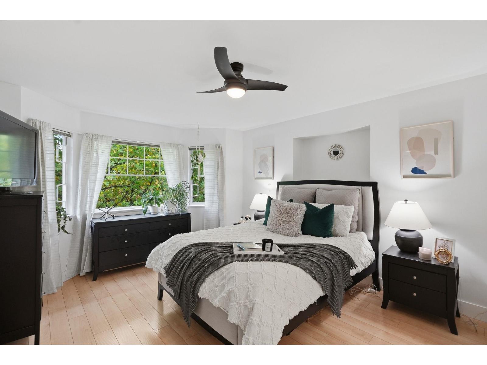 6556 121 Street Property Photo 7