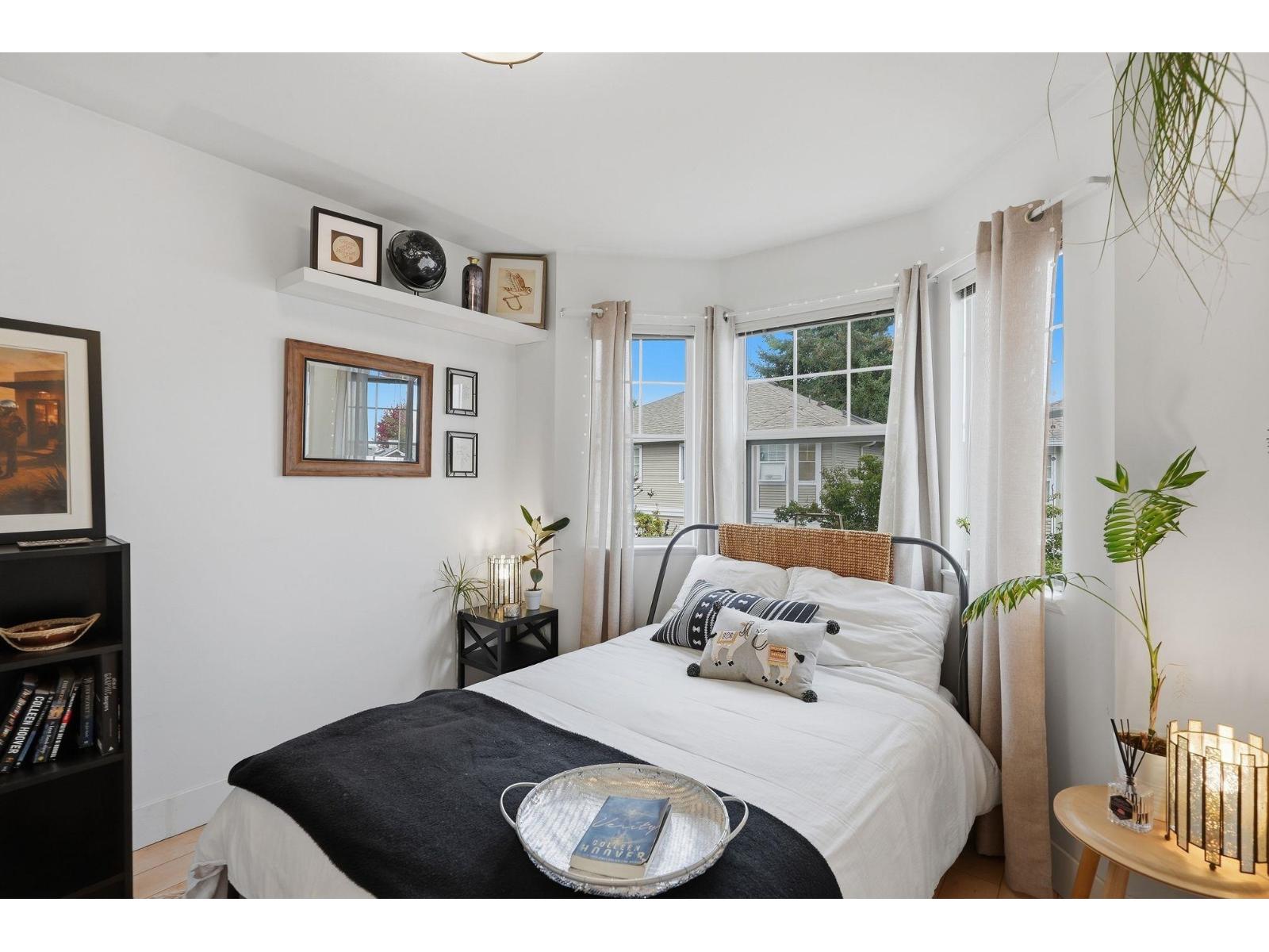 6556 121 Street Property Photo 9
