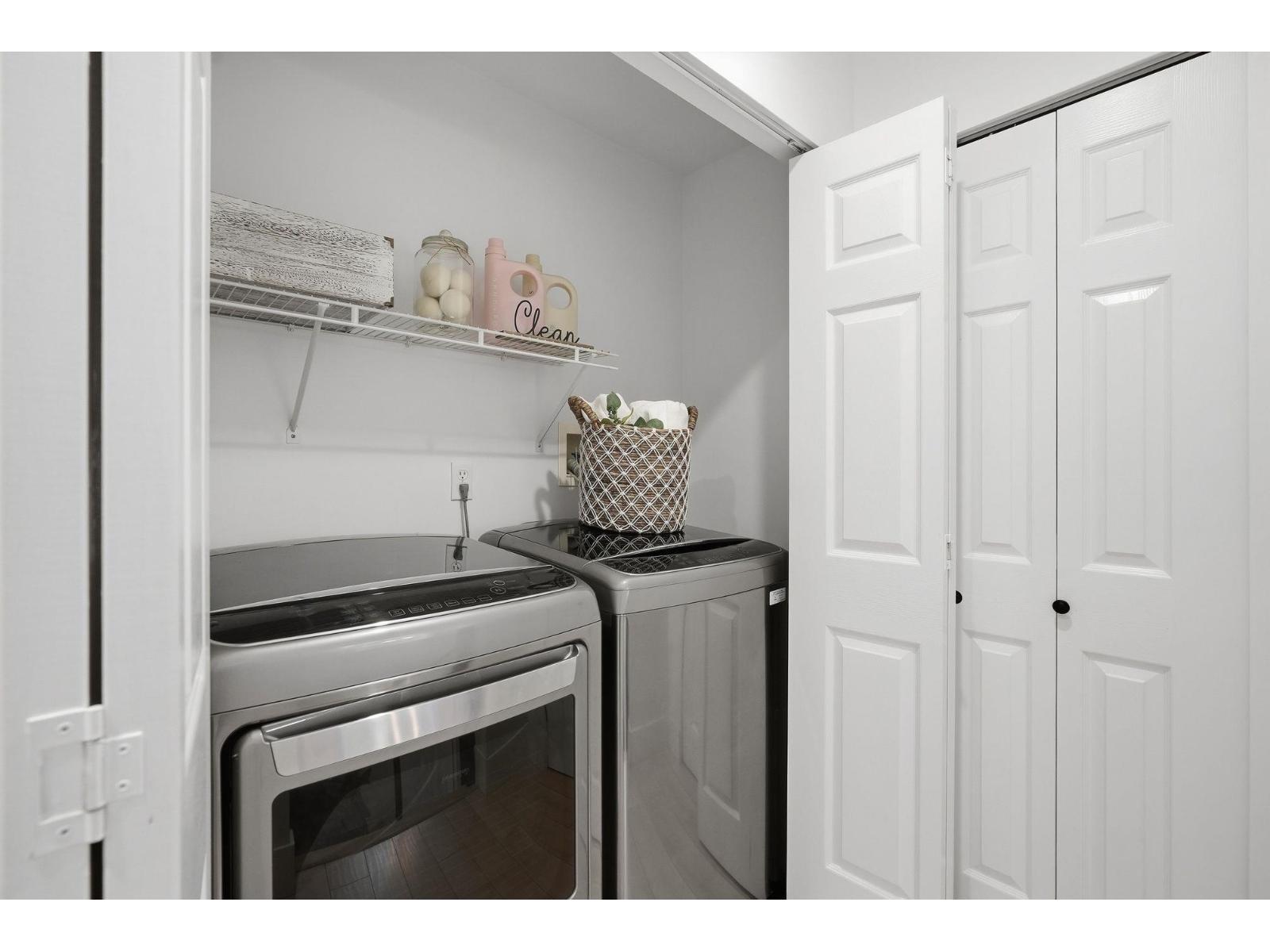 6556 121 Street Property Photo 12