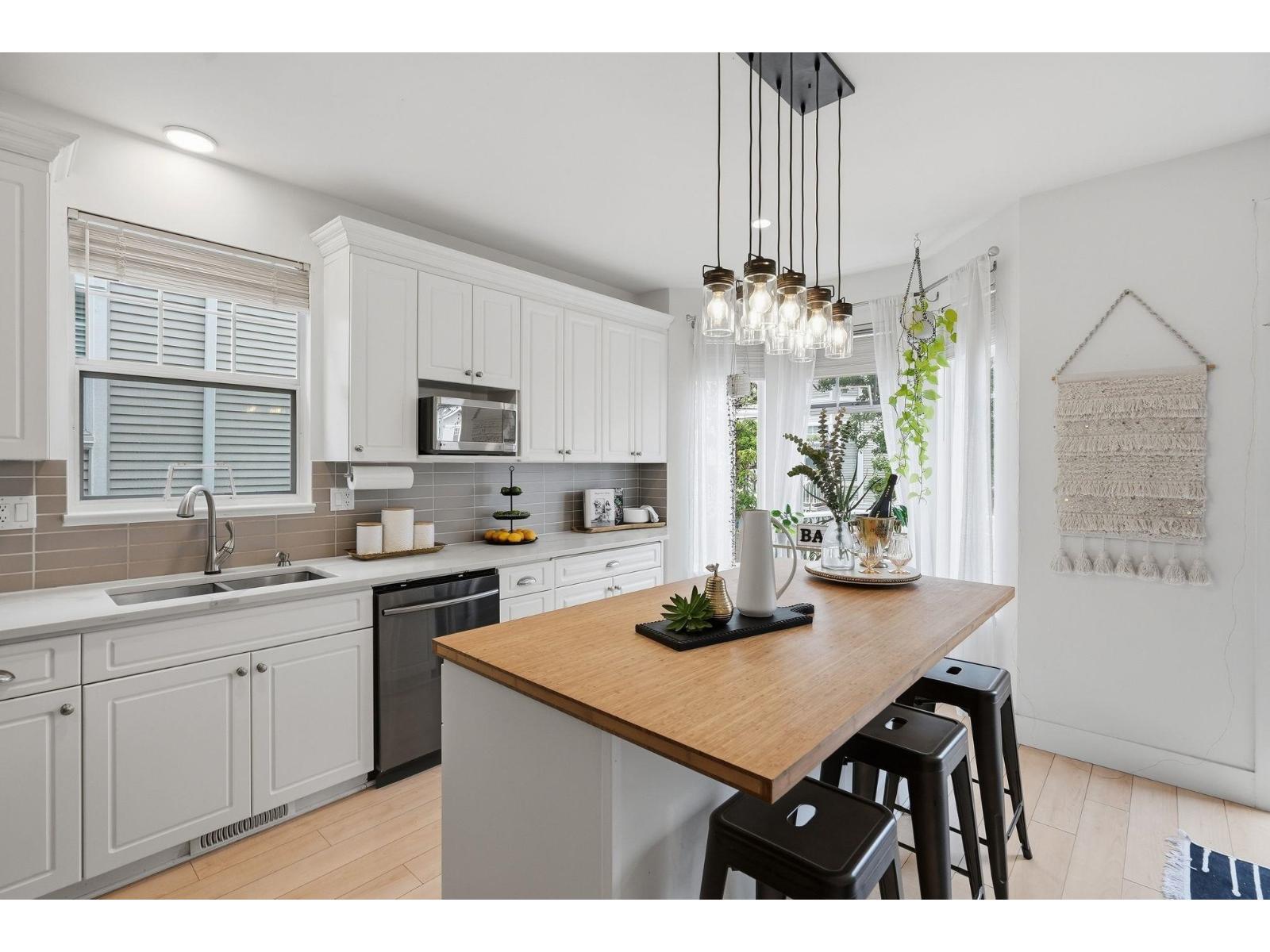 6556 121 Street Property Photo 21