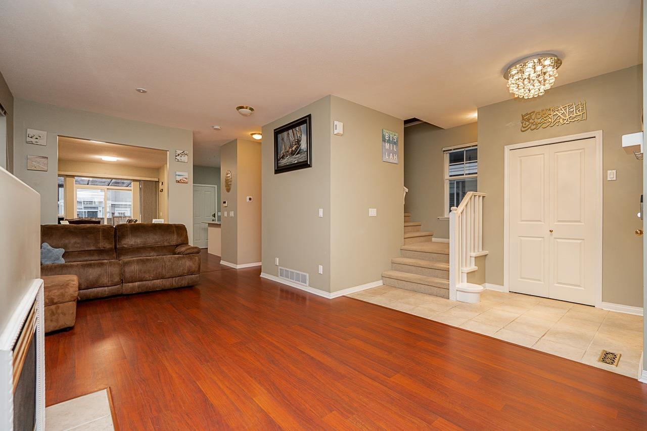 14858 58 Avenue Property Photo 2