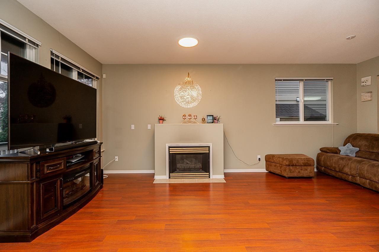 14858 58 Avenue Property Photo 5