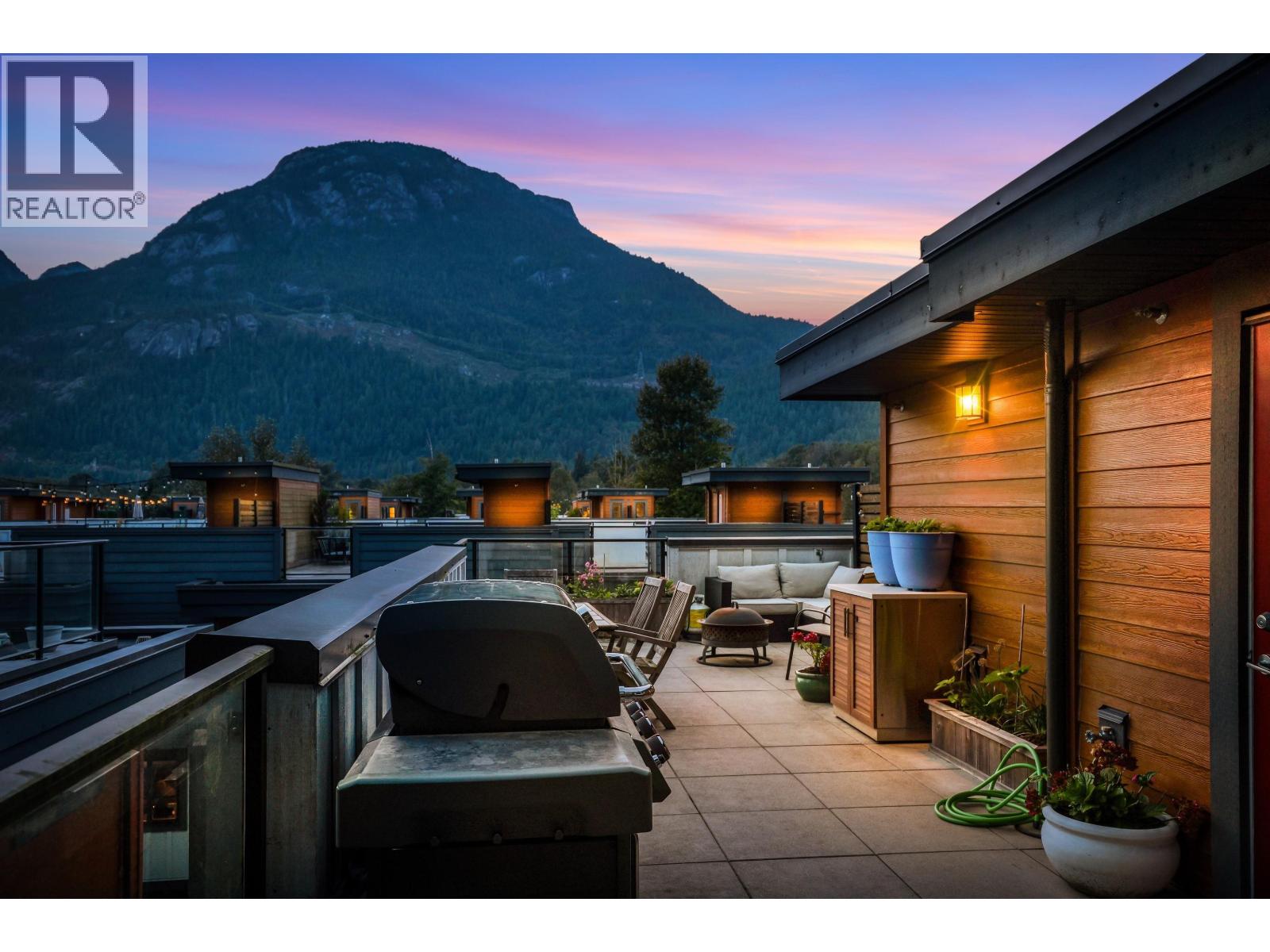 64 39769 Government Road Property Photo 4