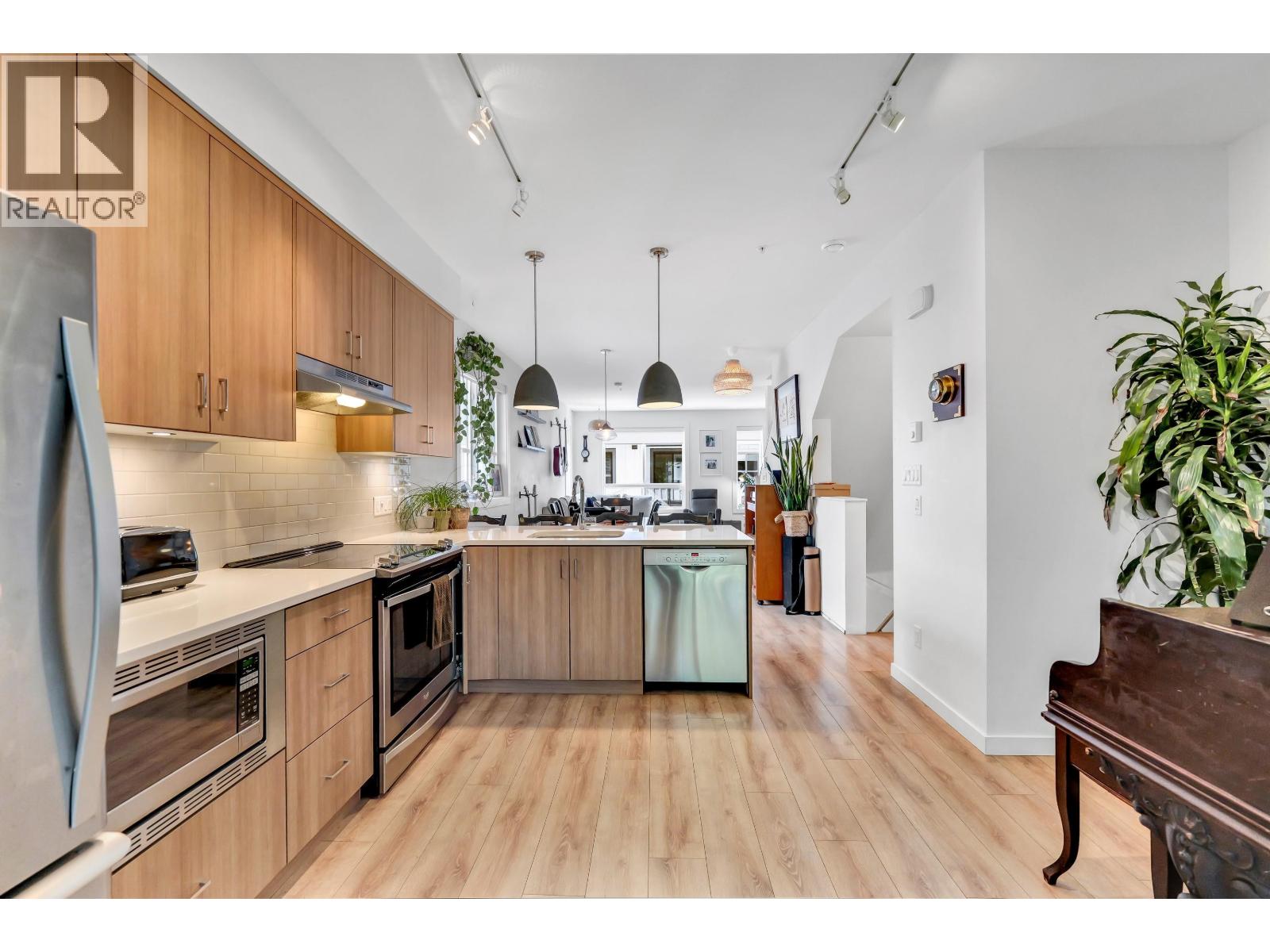 64 39769 Government Road Property Photo 20