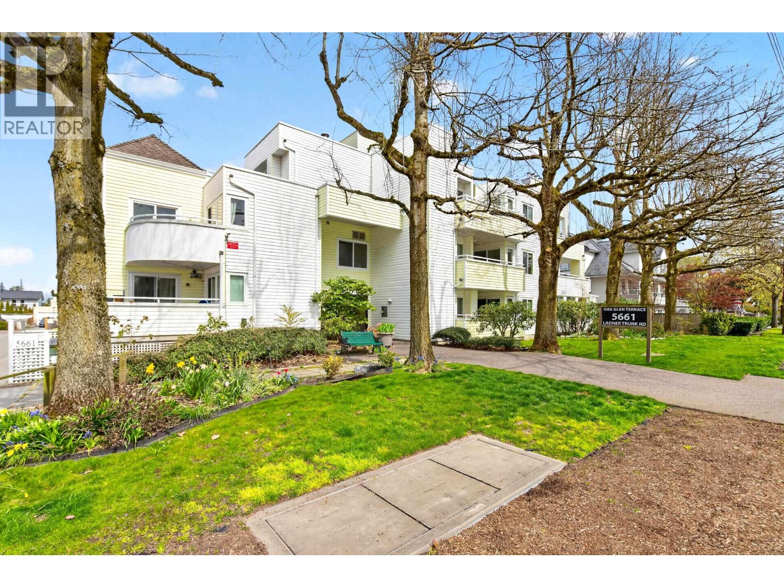 19 5661 Ladner Trunk Road Property Photo 2