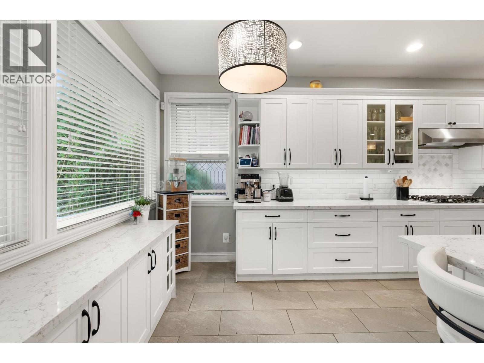 10574 239 Street Property Photo 15