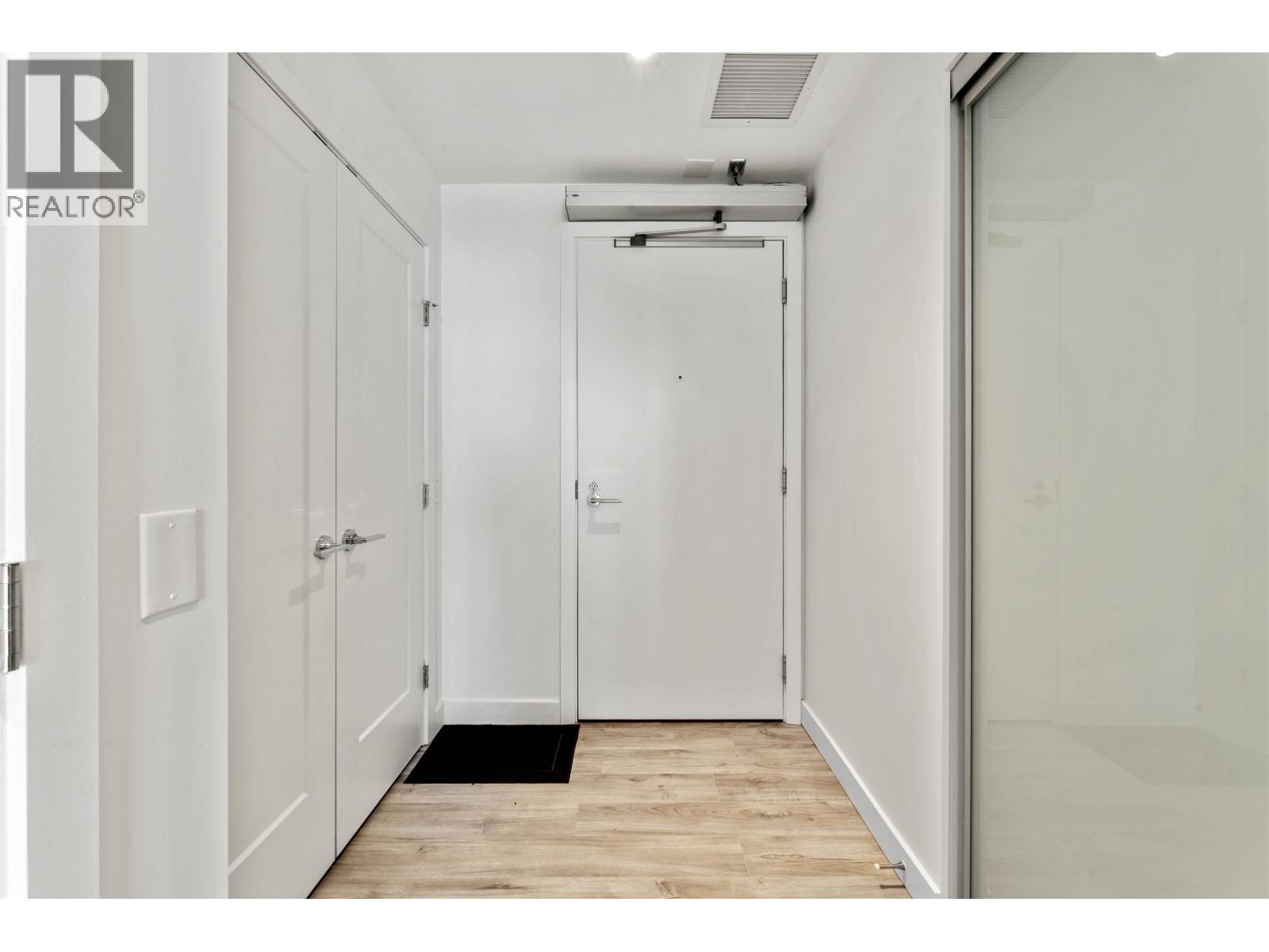 802 2288 Alpha Avenue Property Photo 5