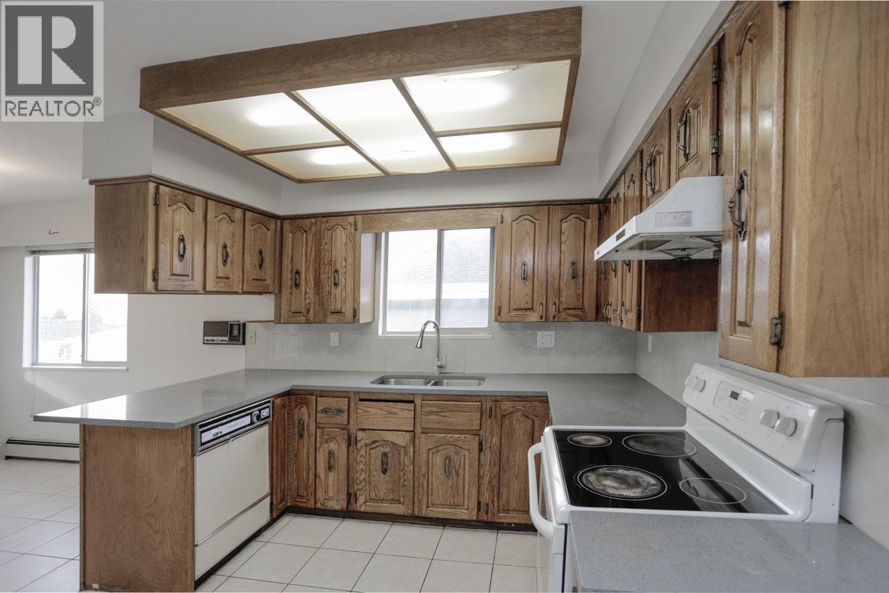 448 E 59th Avenue Property Photo 12