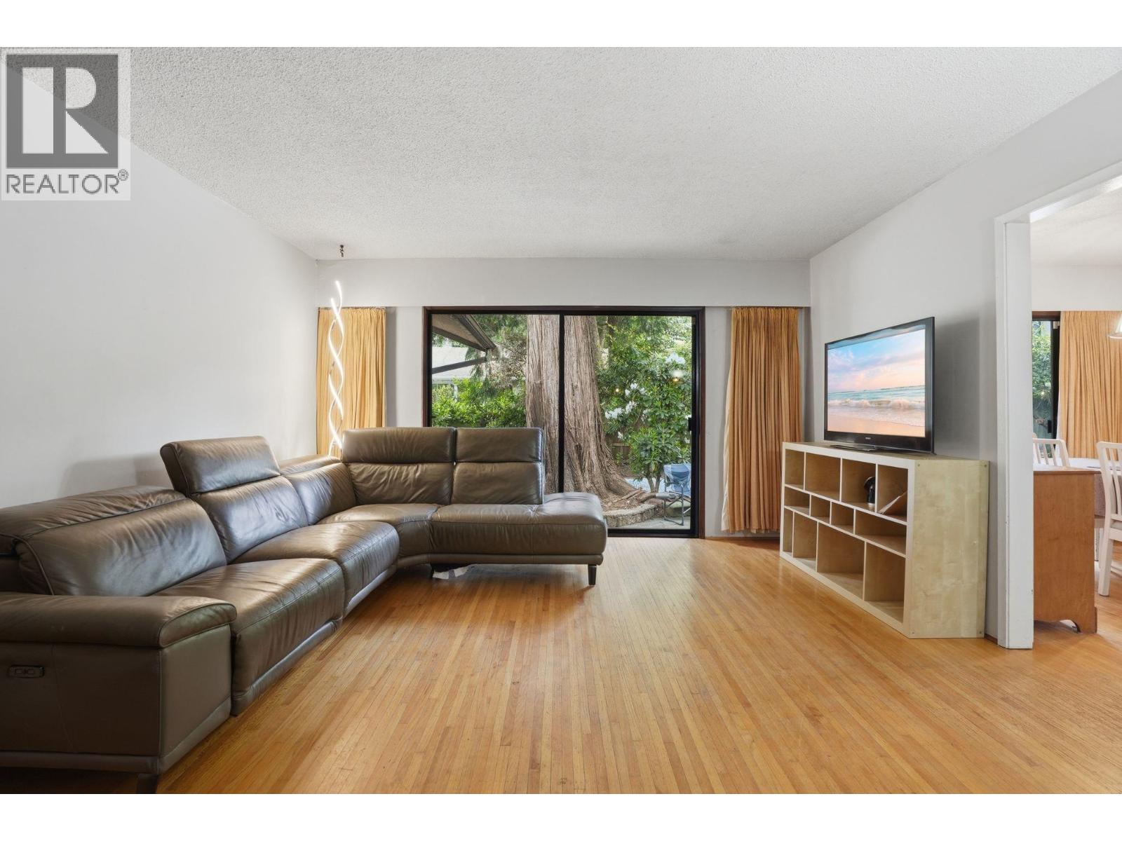 909 Seymour Boulevard Property Photo 31