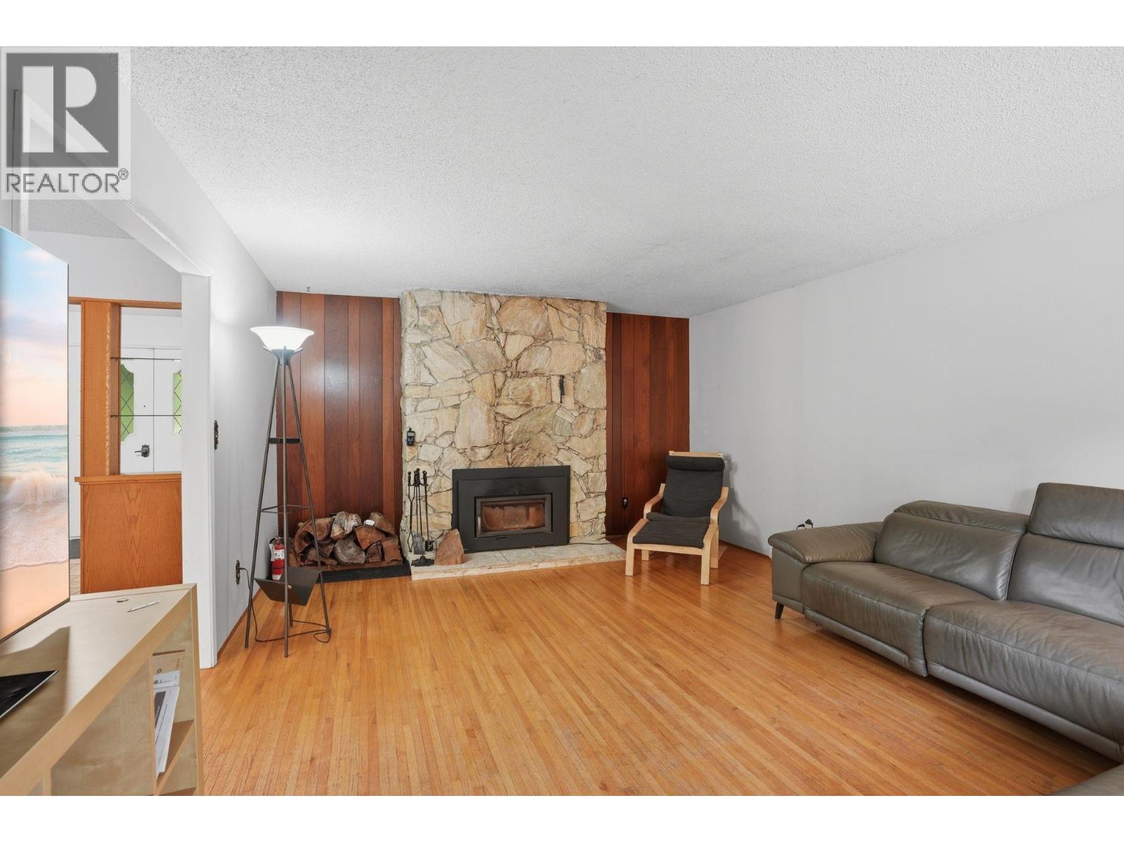 909 Seymour Boulevard Property Photo 32