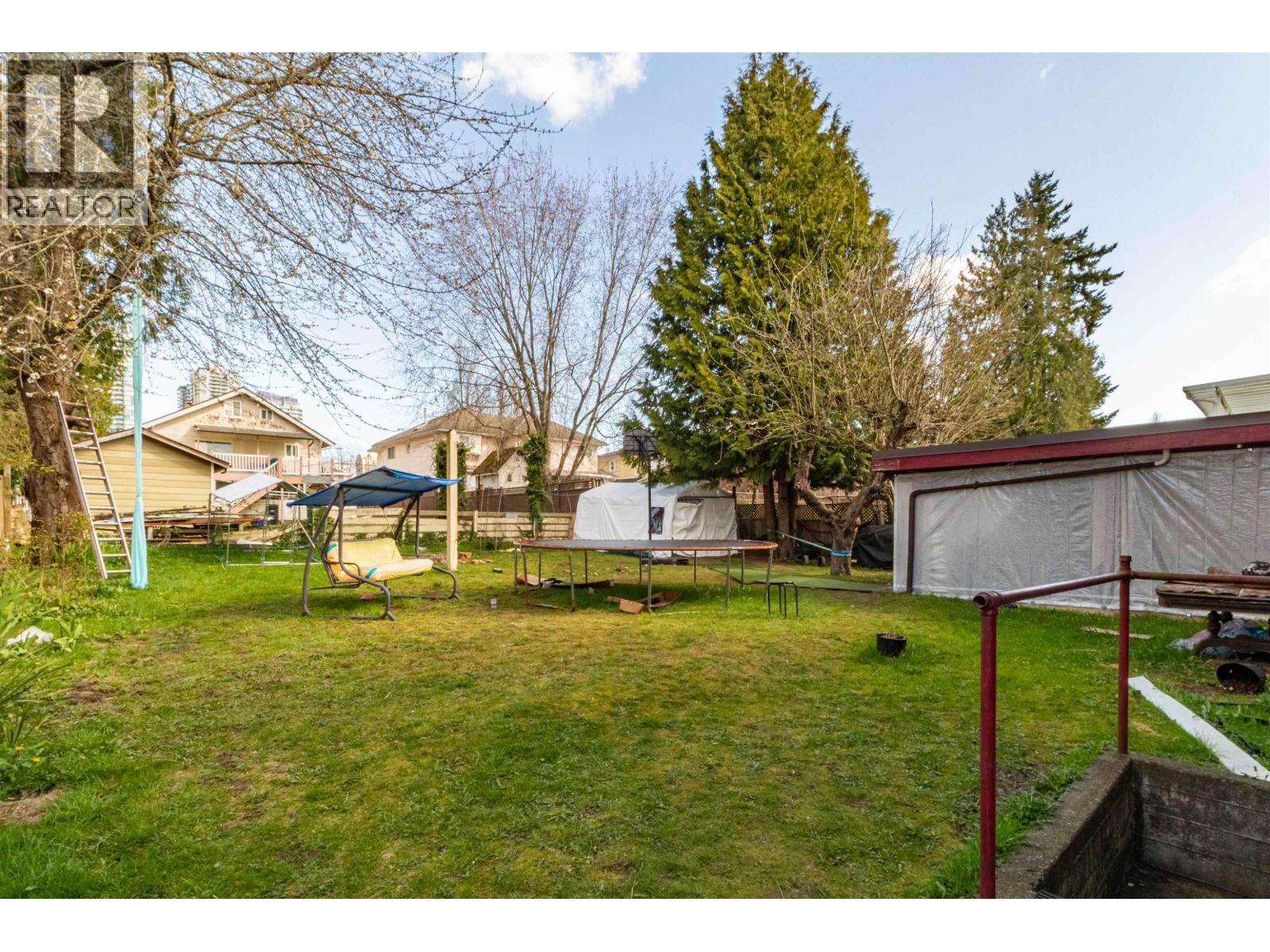 4939 Sidley Street Property Photo 4