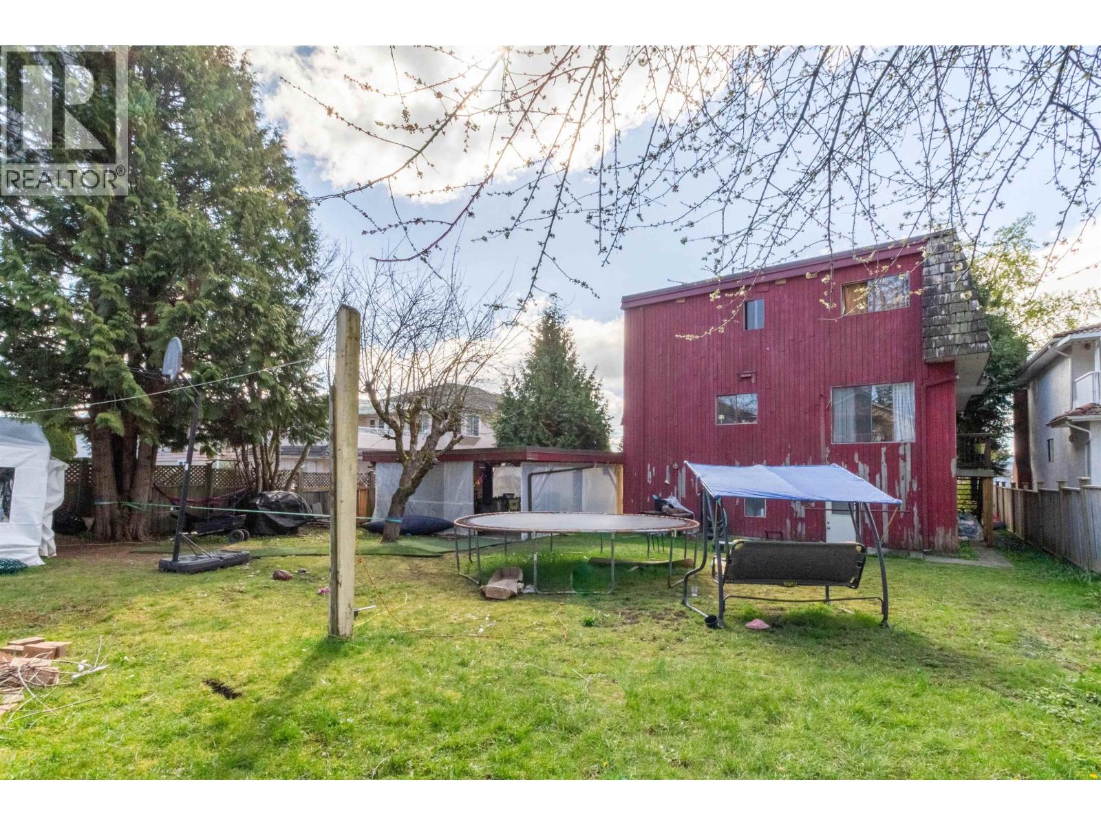 4939 Sidley Street Property Photo 5