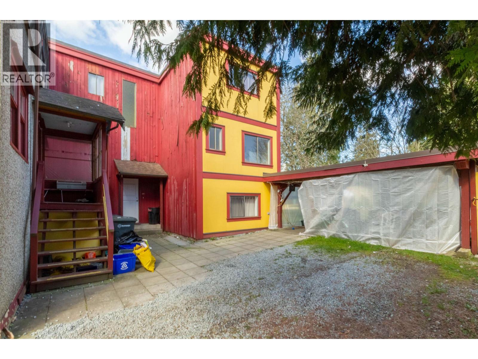 4939 Sidley Street Property Photo 6