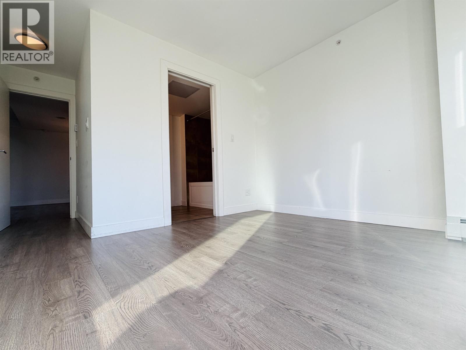 603 555 W 7th Avenue Property Photo 6