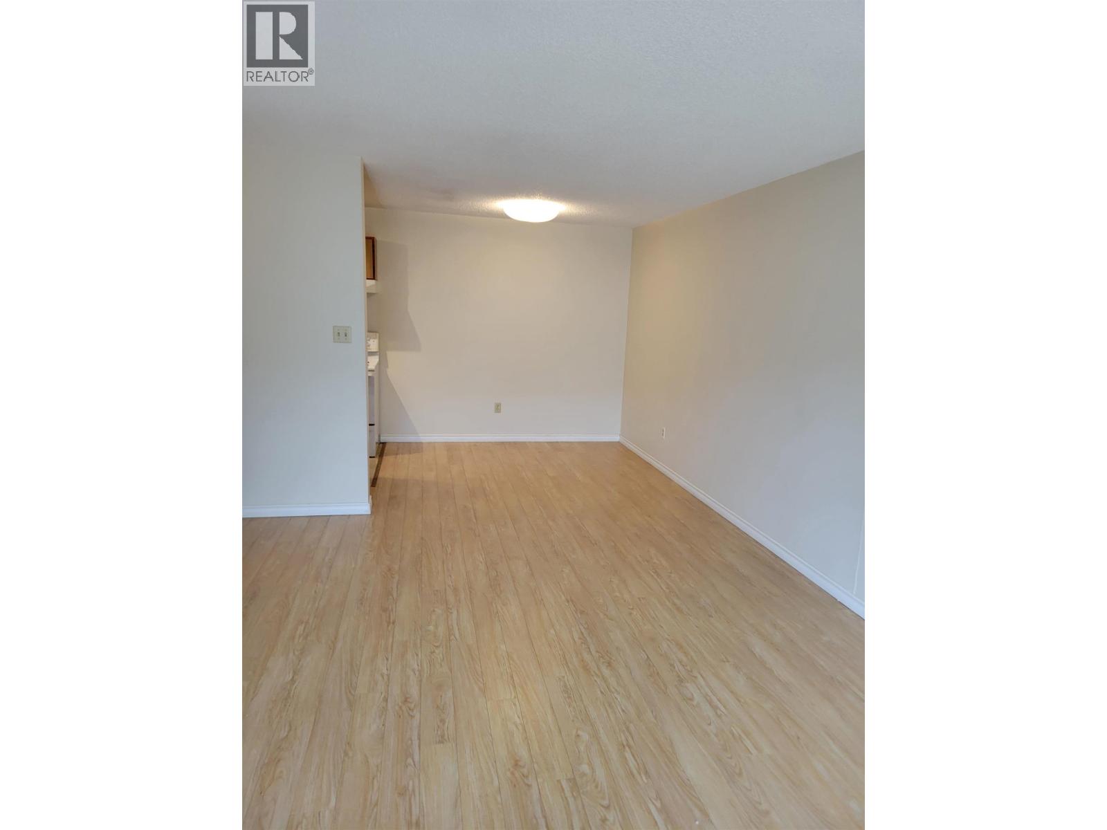218 8500 Lansdowne Road Property Photo 2