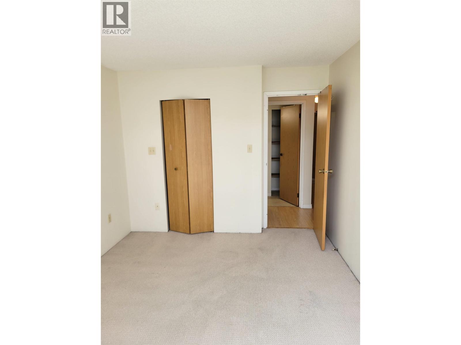 218 8500 Lansdowne Road Property Photo 3