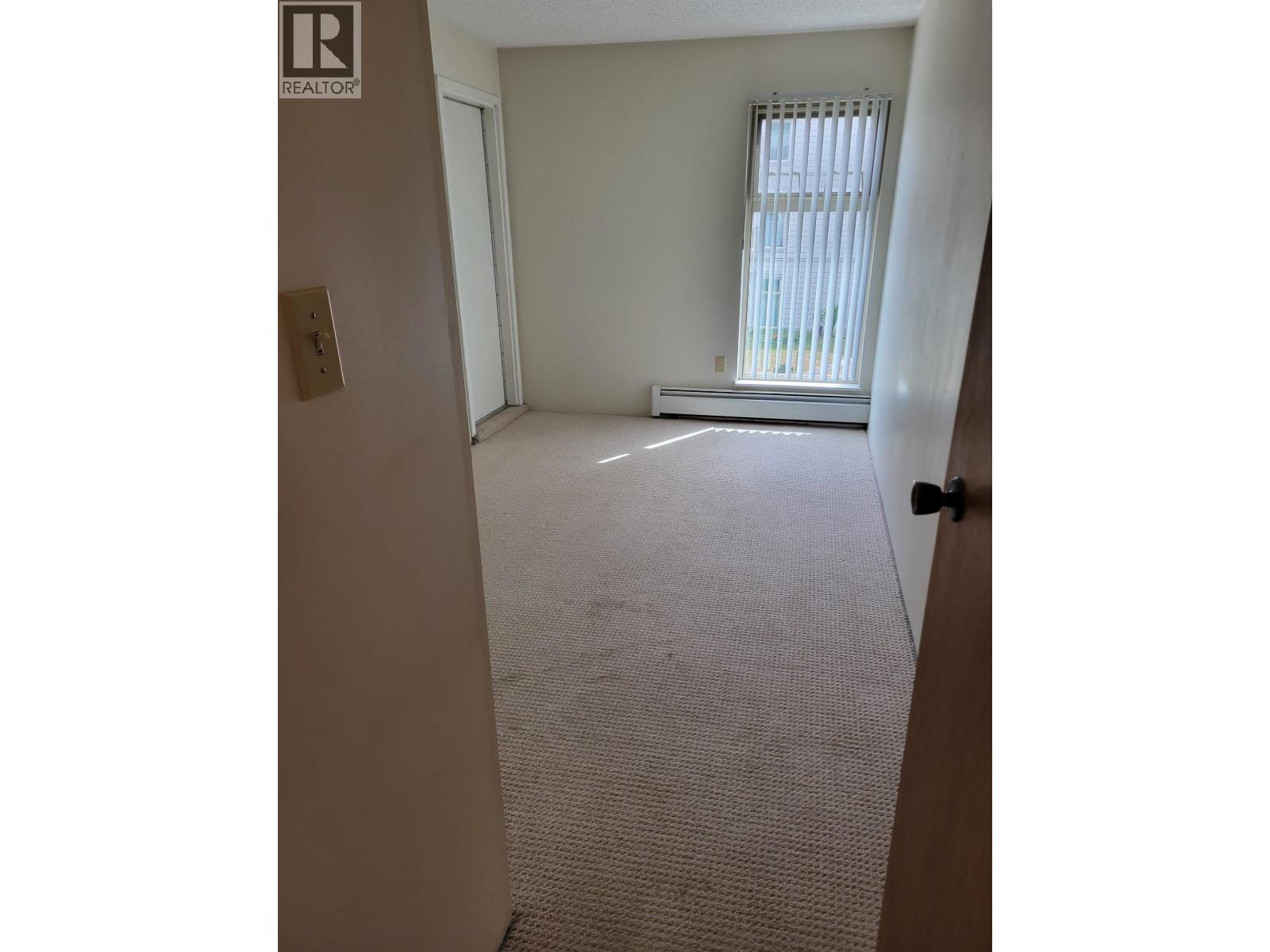 218 8500 Lansdowne Road Property Photo 6