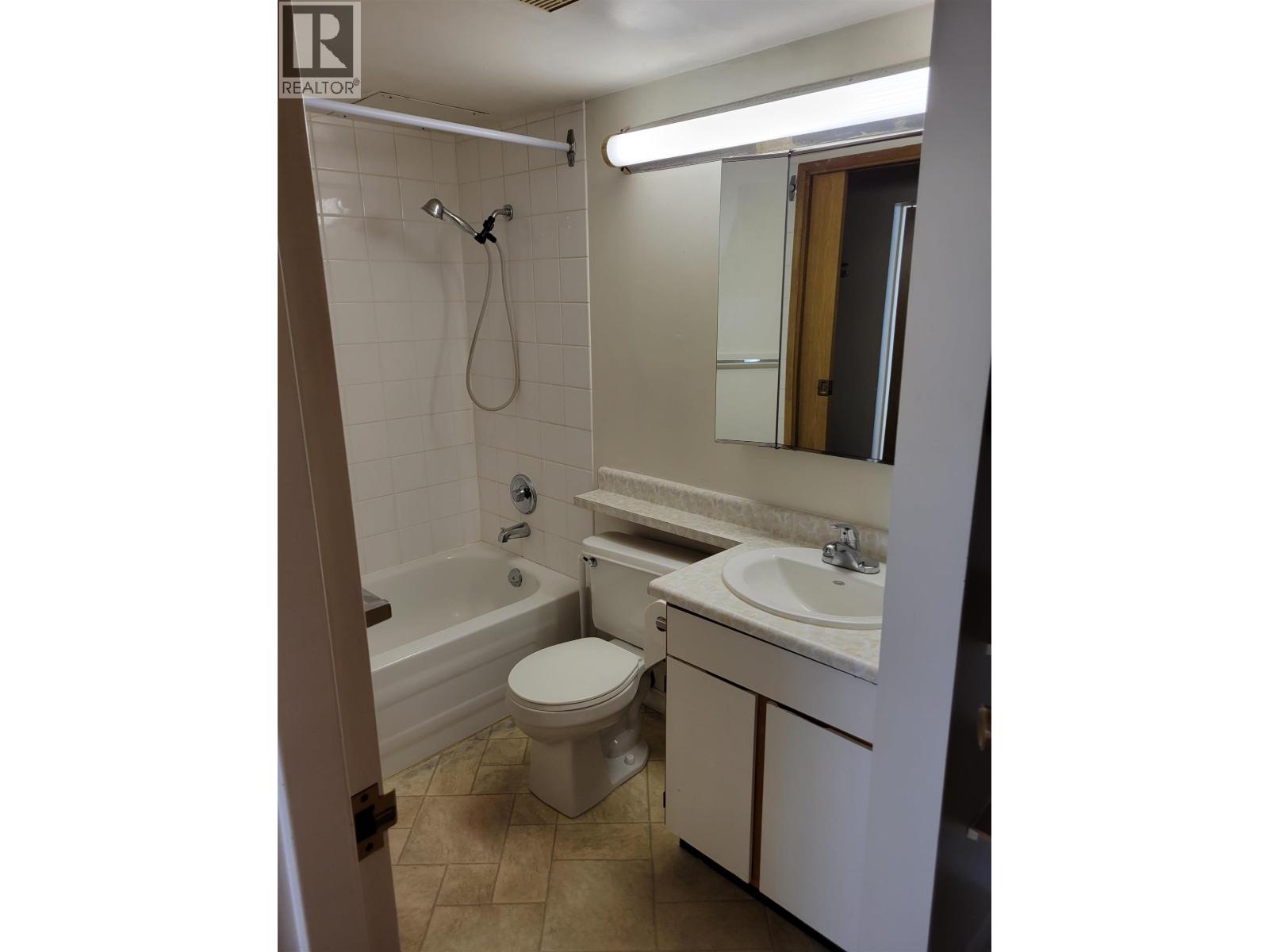 218 8500 Lansdowne Road Property Photo 8