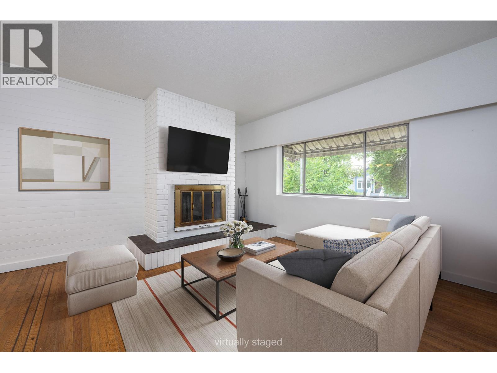 2305 Turner Street Property Photo 2