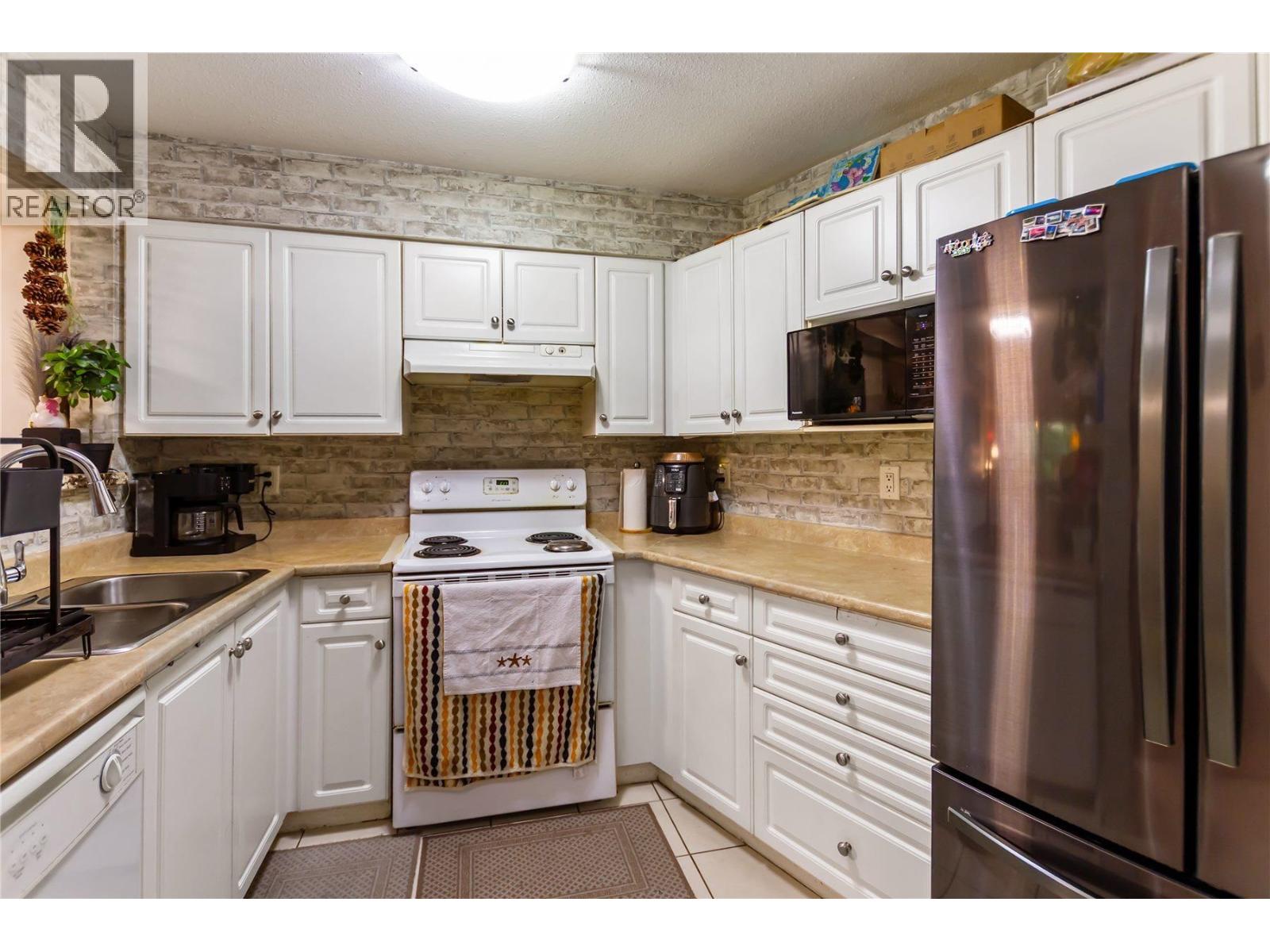 2 1383 Brunette Avenue Property Photo 10