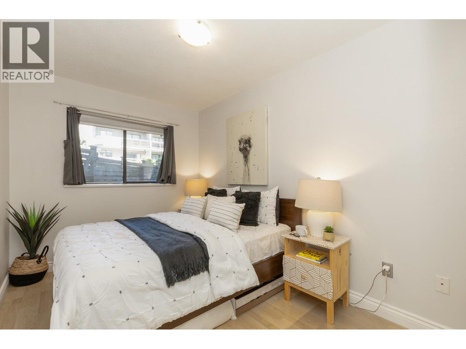 112 6105 Kingsway Property Photo 4