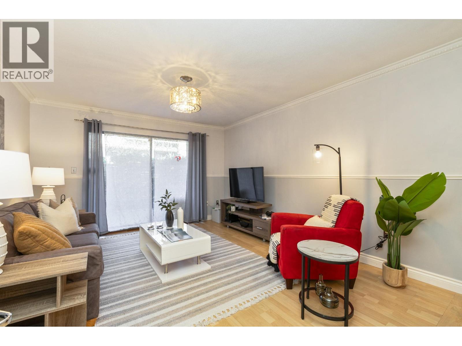112 6105 Kingsway Property Photo 6