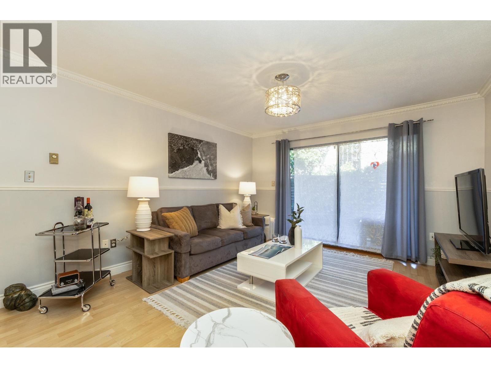 112 6105 Kingsway Property Photo 10