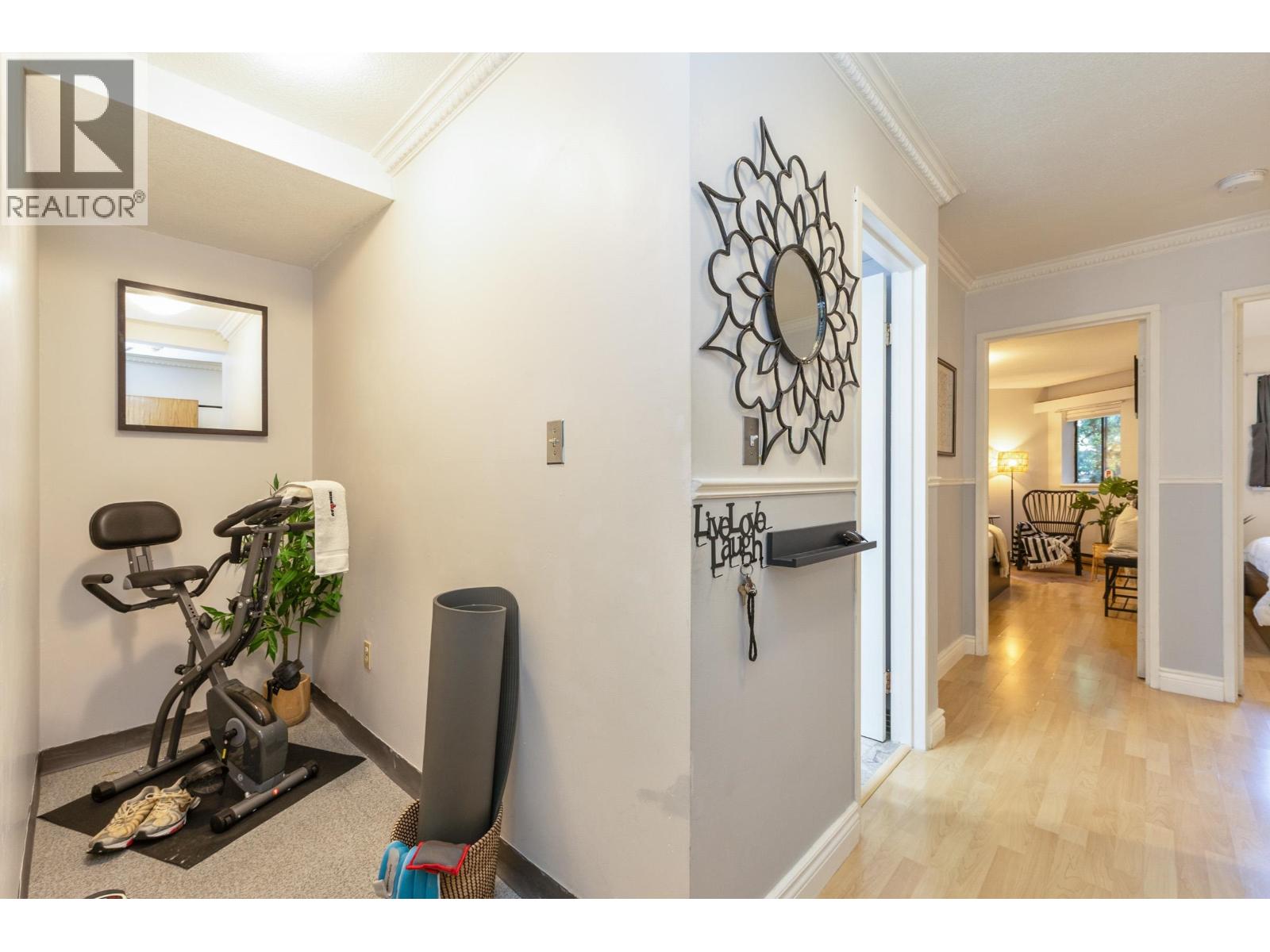 112 6105 Kingsway Property Photo 11