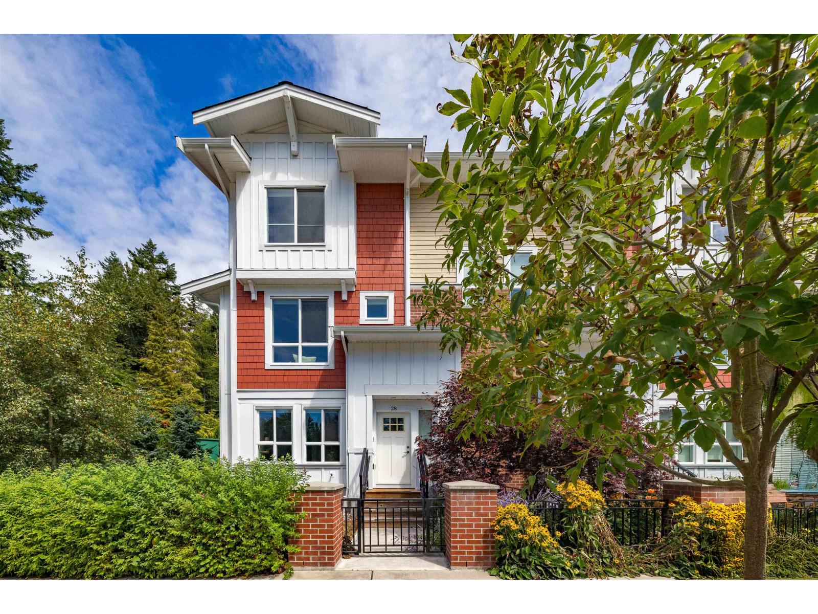 28 16561 17a Avenue Photo de la propriété 1