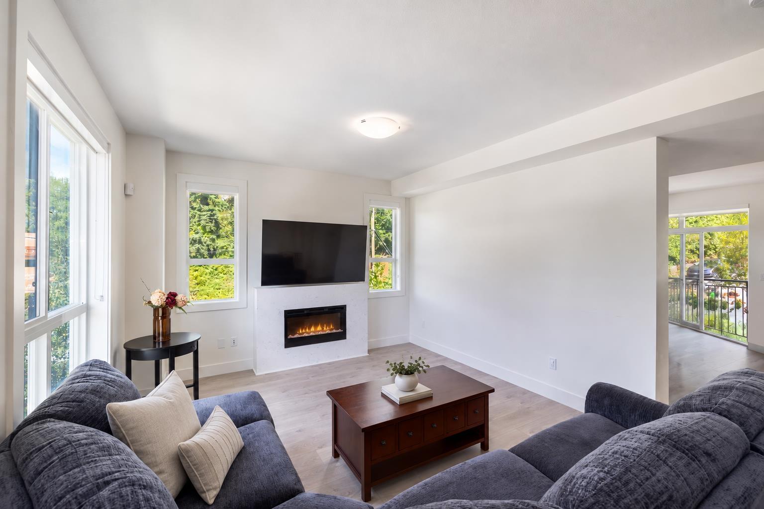 28 16561 17a Avenue Property Photo 6