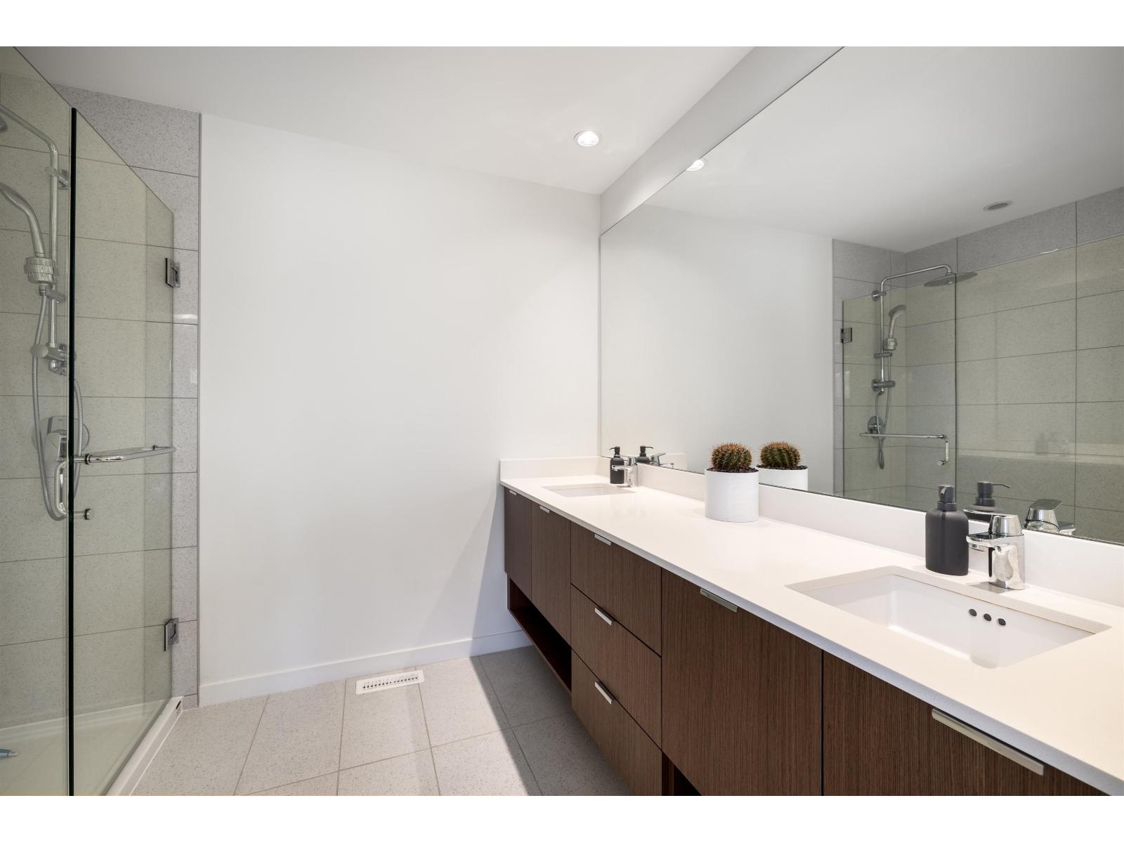 28 16561 17a Avenue Property Photo 12