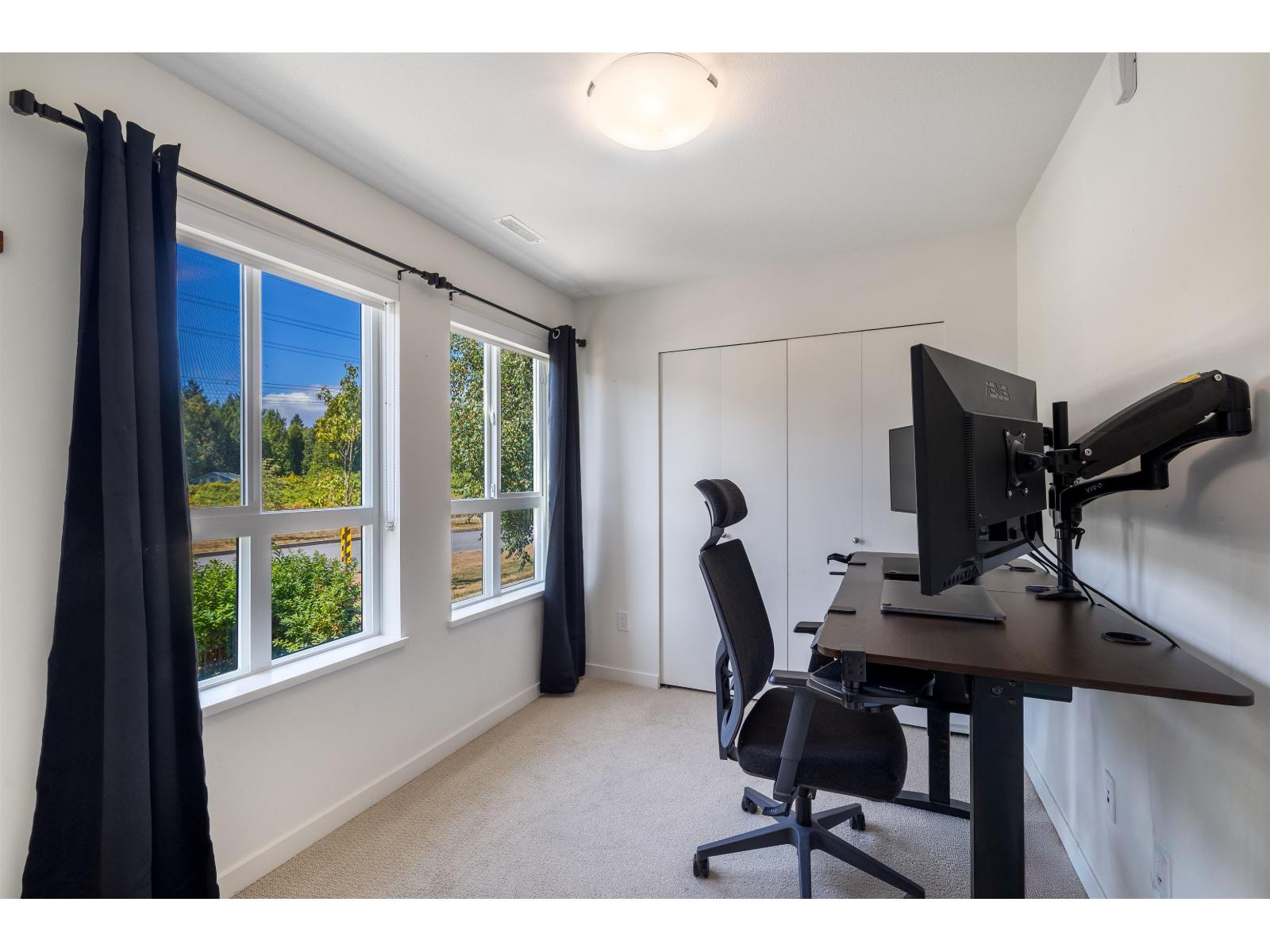 28 16561 17a Avenue Property Photo 18