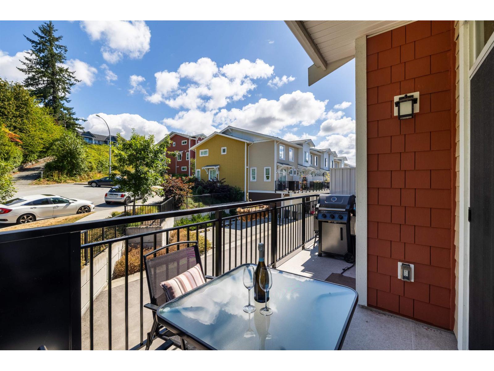 28 16561 17a Avenue Property Photo 21