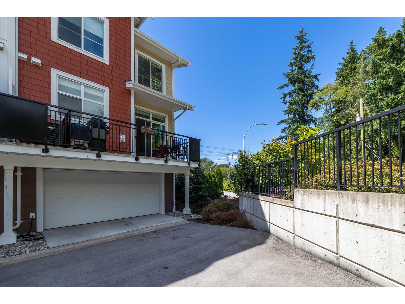 28 16561 17a Avenue Property Photo 22