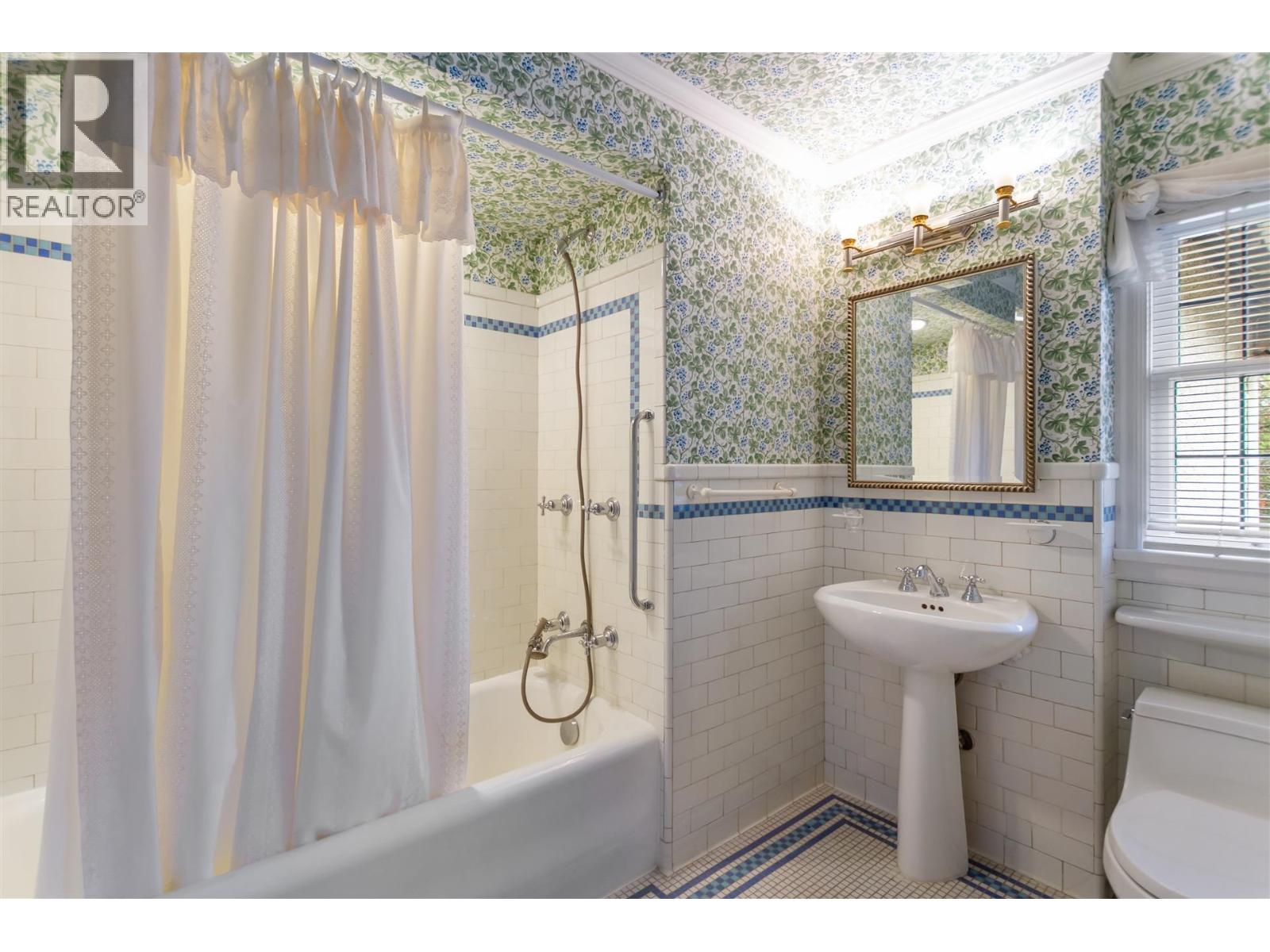 5376 Marguerite Street Property Photo 13