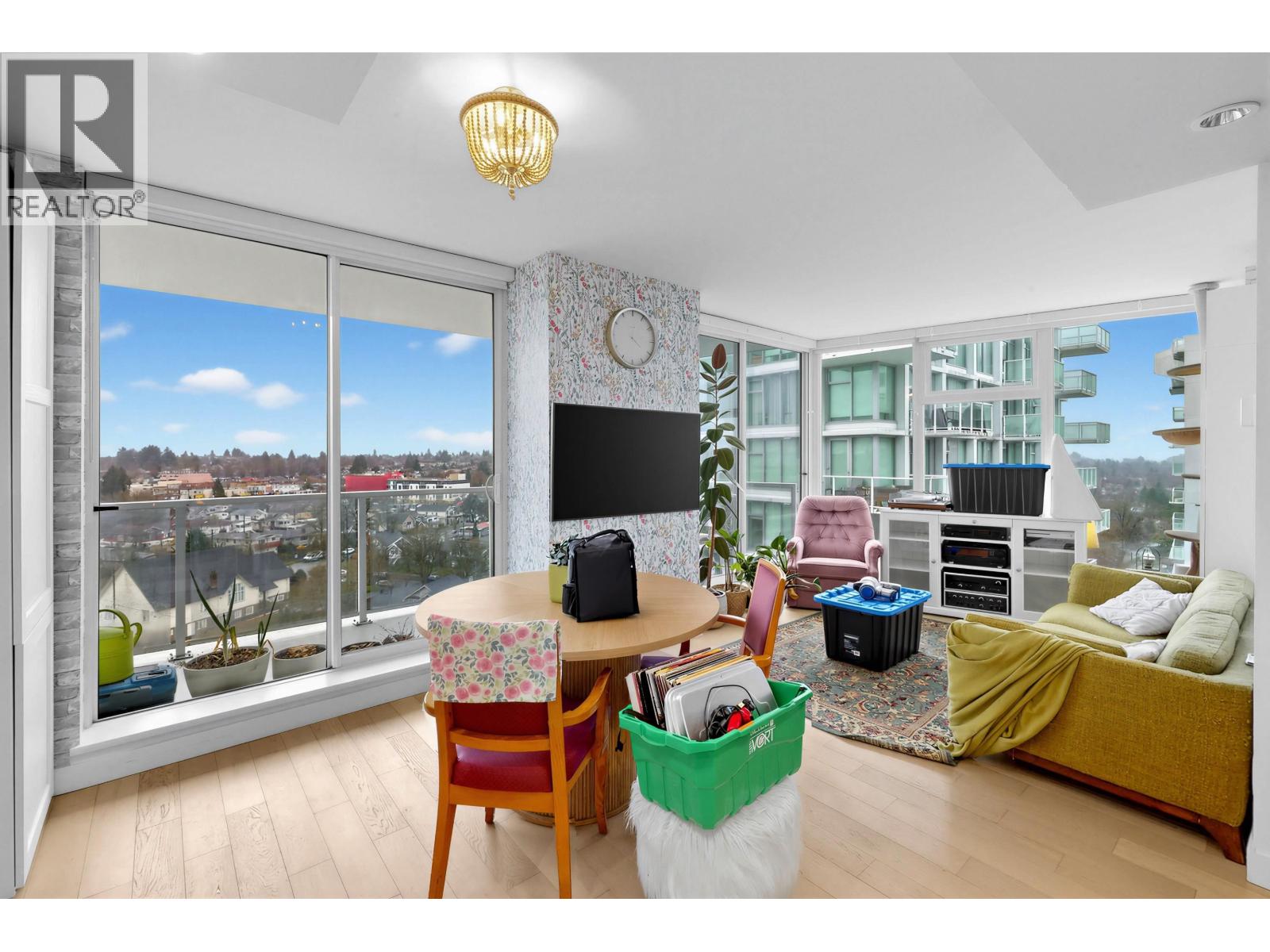 1510 2220 Kingsway Property Photo 5