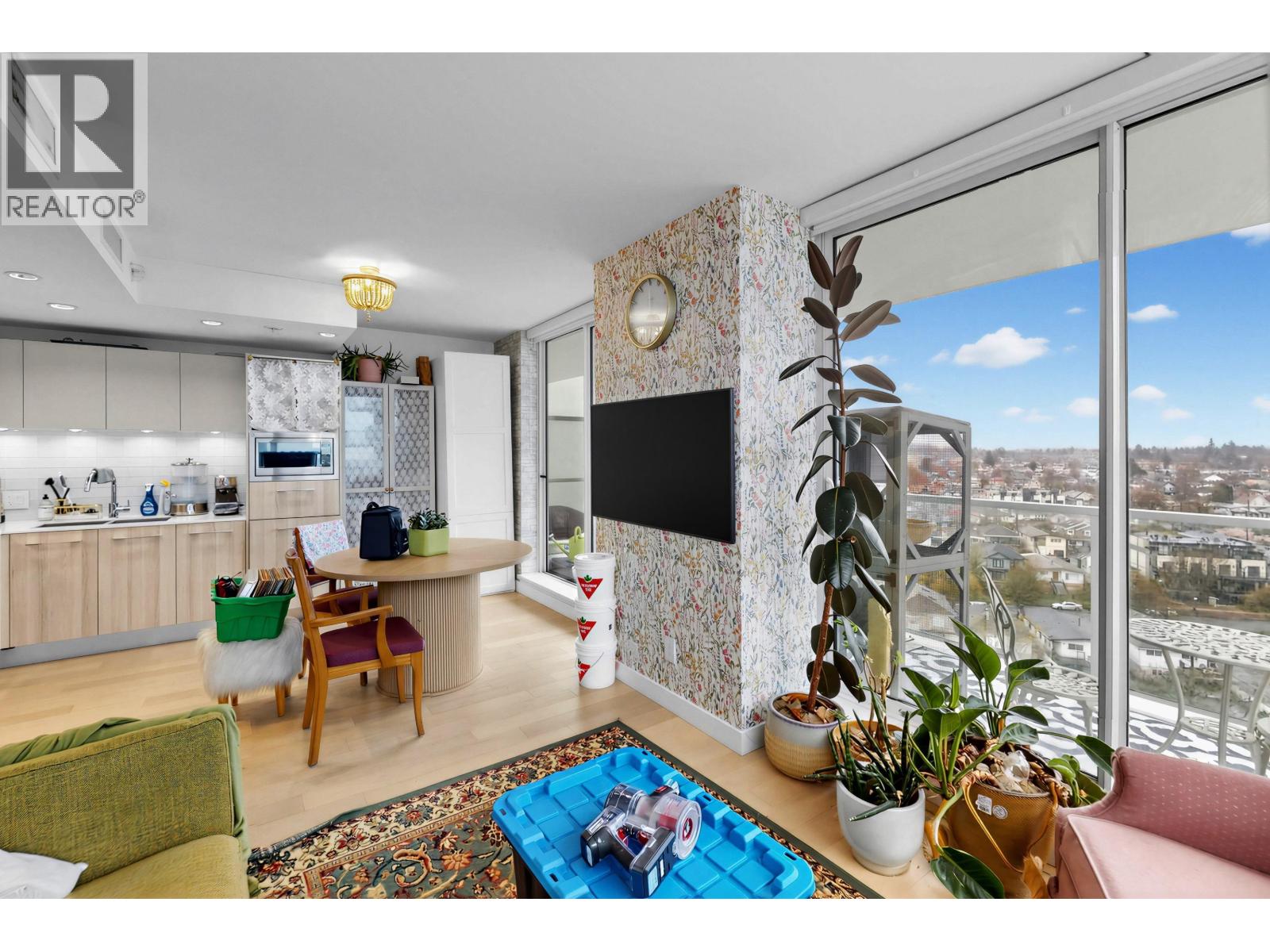 1510 2220 Kingsway Property Photo 7