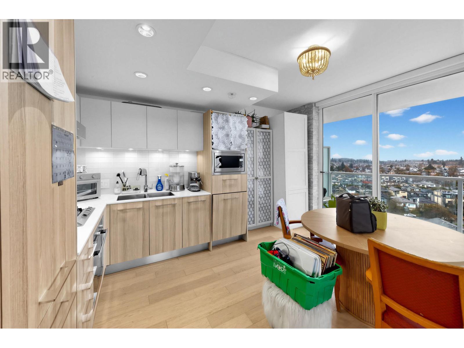 1510 2220 Kingsway Property Photo 12