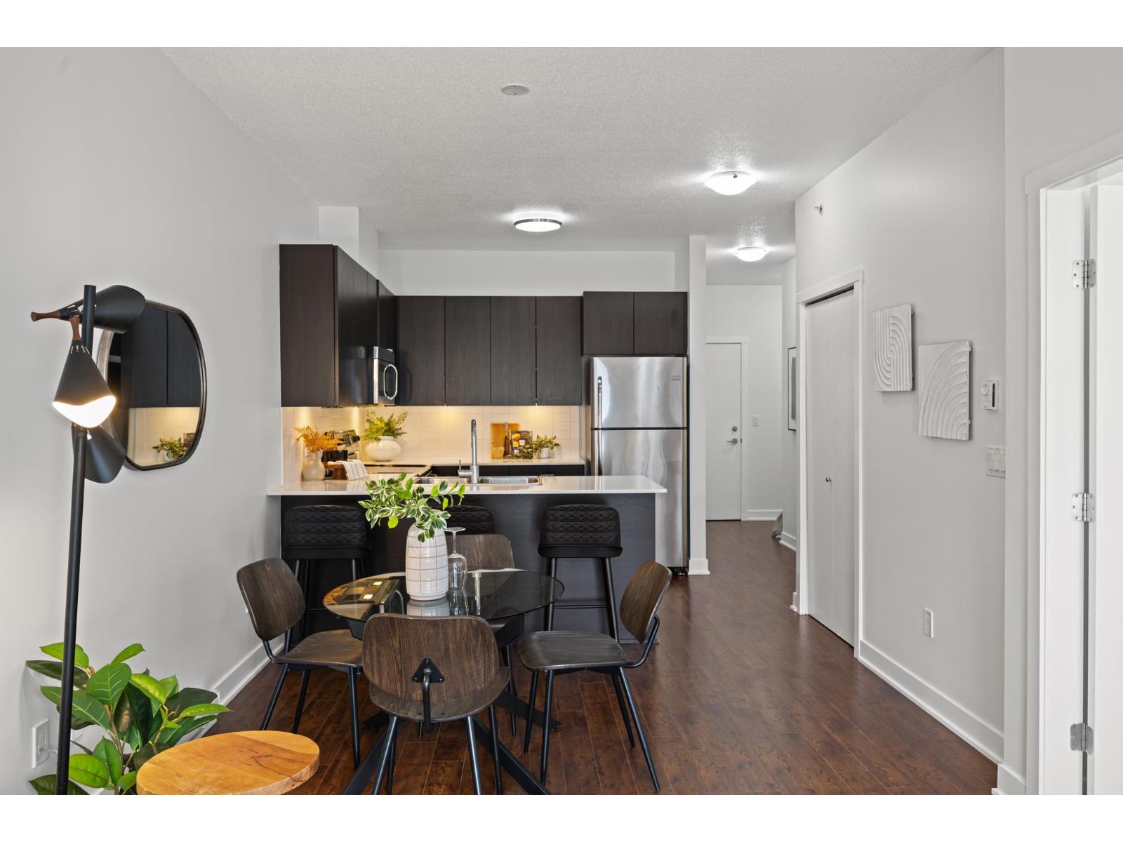 416 20460 Douglas Crescent Property Photo 15