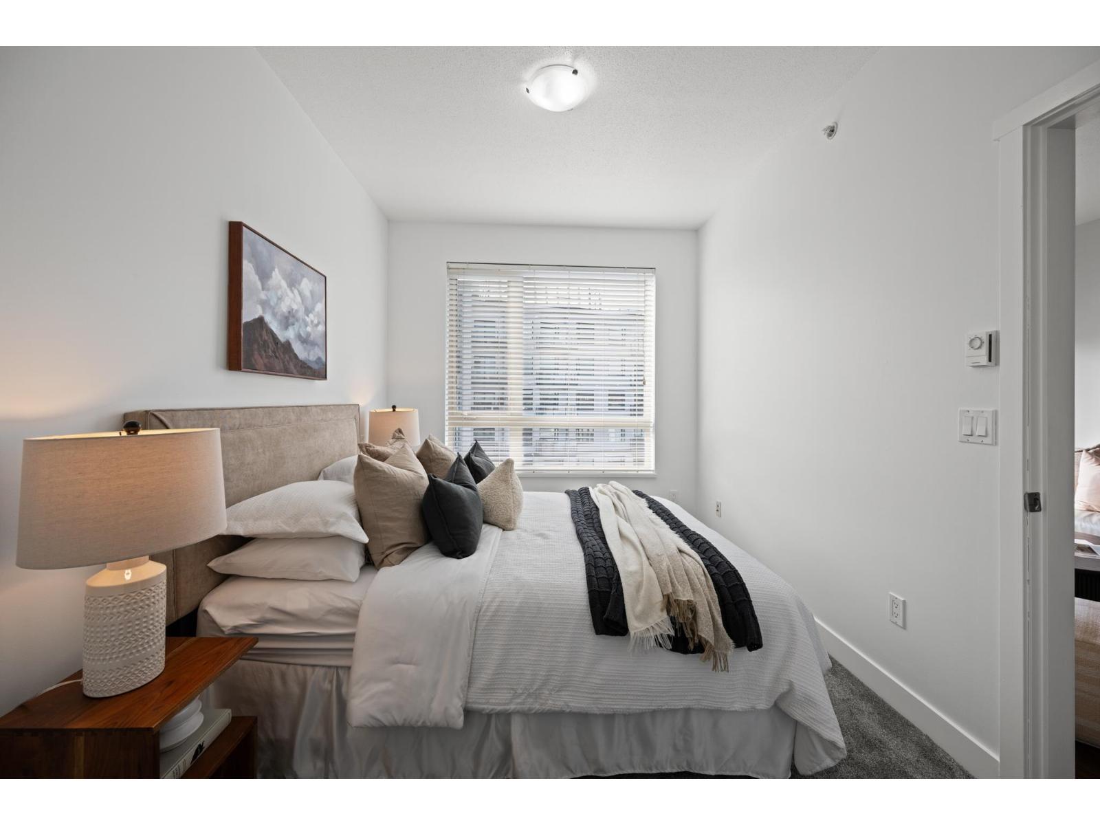 416 20460 Douglas Crescent Property Photo 22