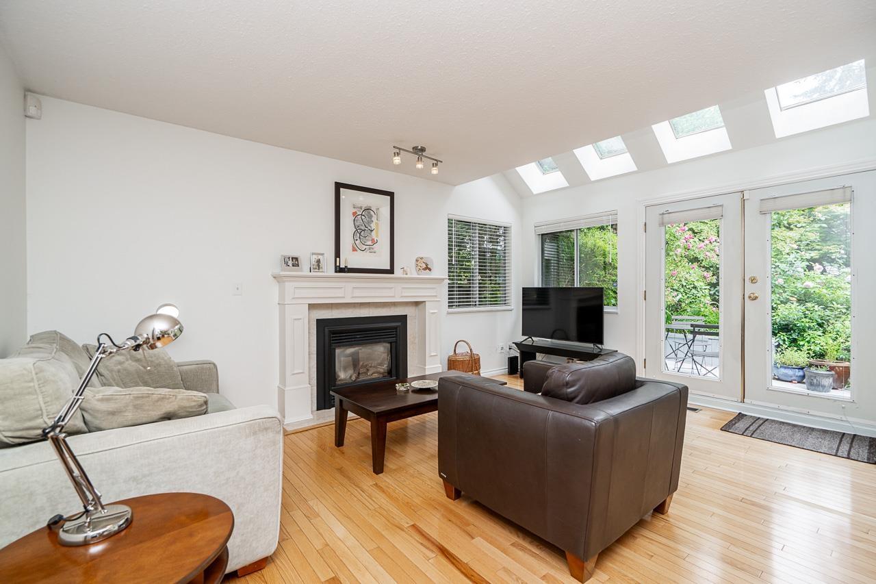 954 160b Street Property Photo 18