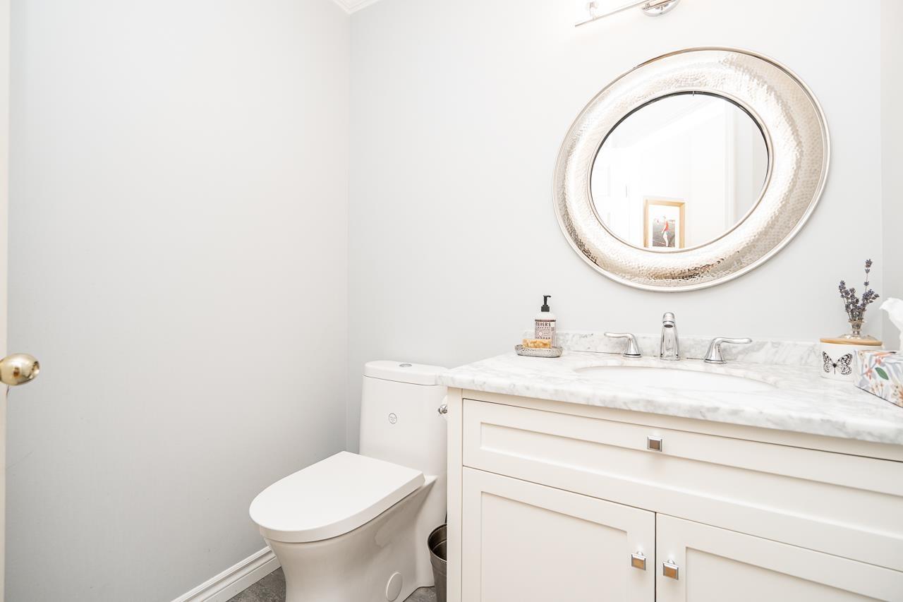 954 160b Street Property Photo 23