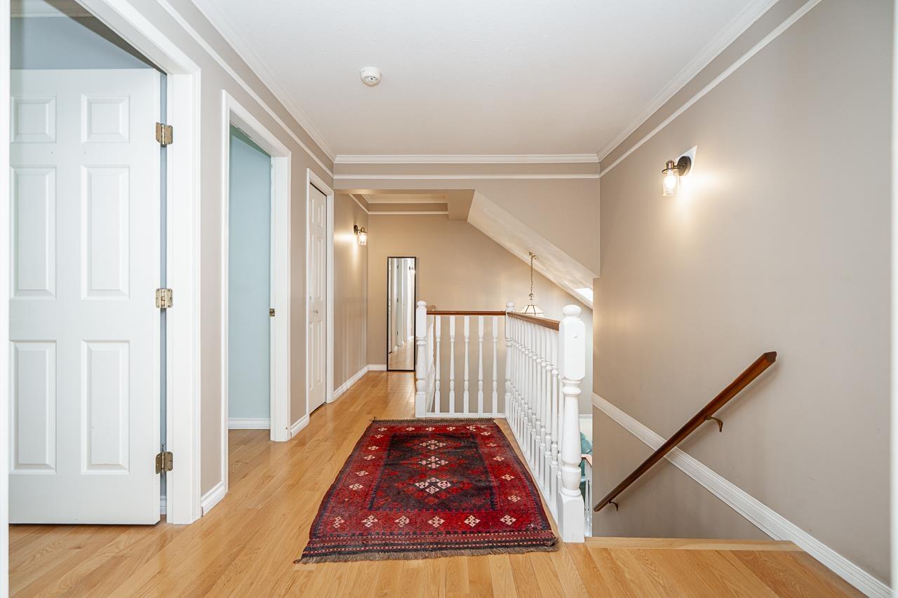 954 160b Street Property Photo 25