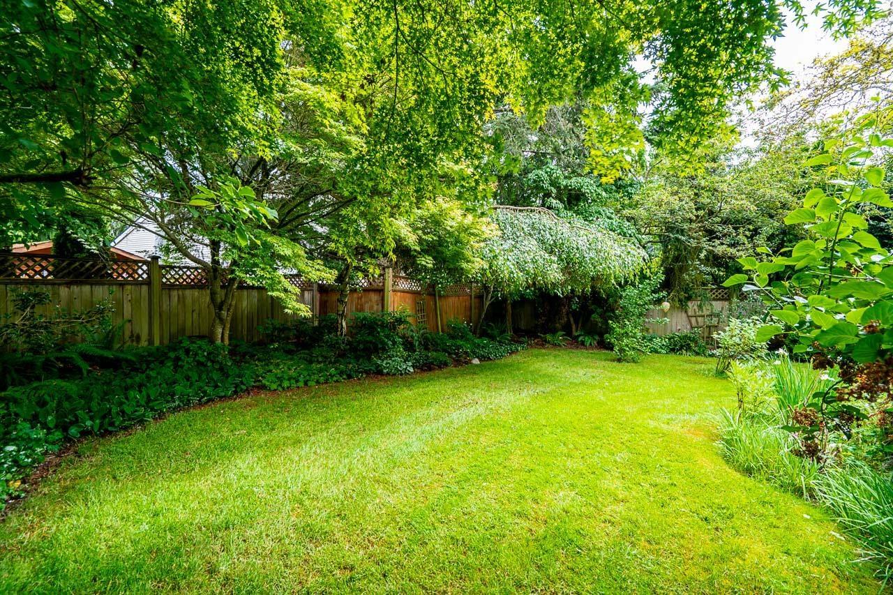 954 160b Street Property Photo 35