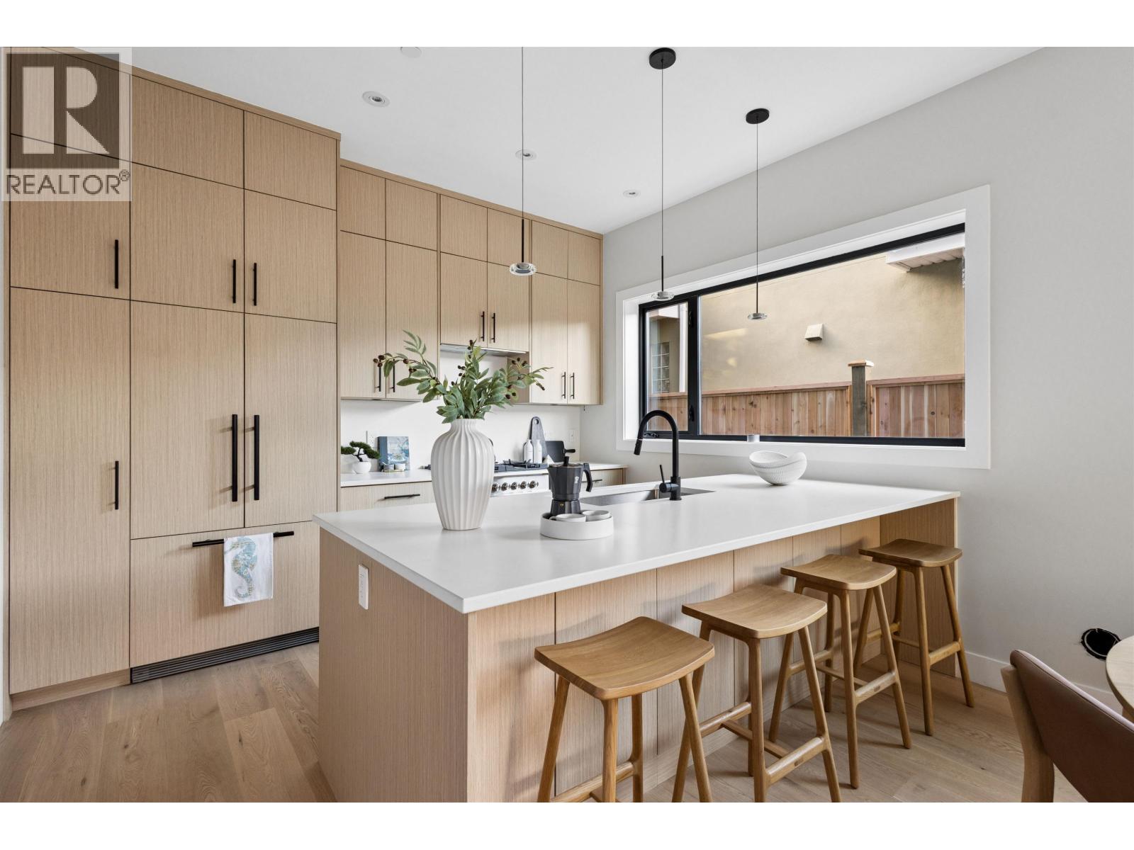 3 2017 E 23rd Avenue Property Photo 1