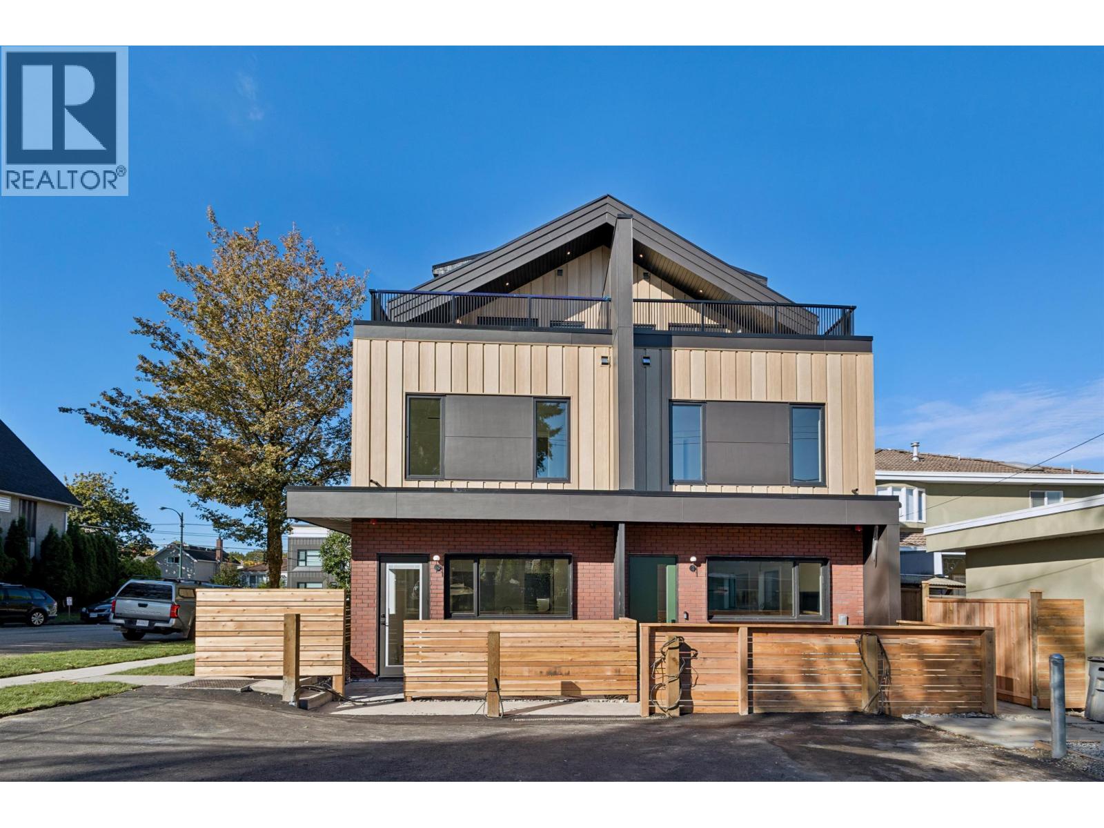 3 2017 E 23rd Avenue Property Photo 33