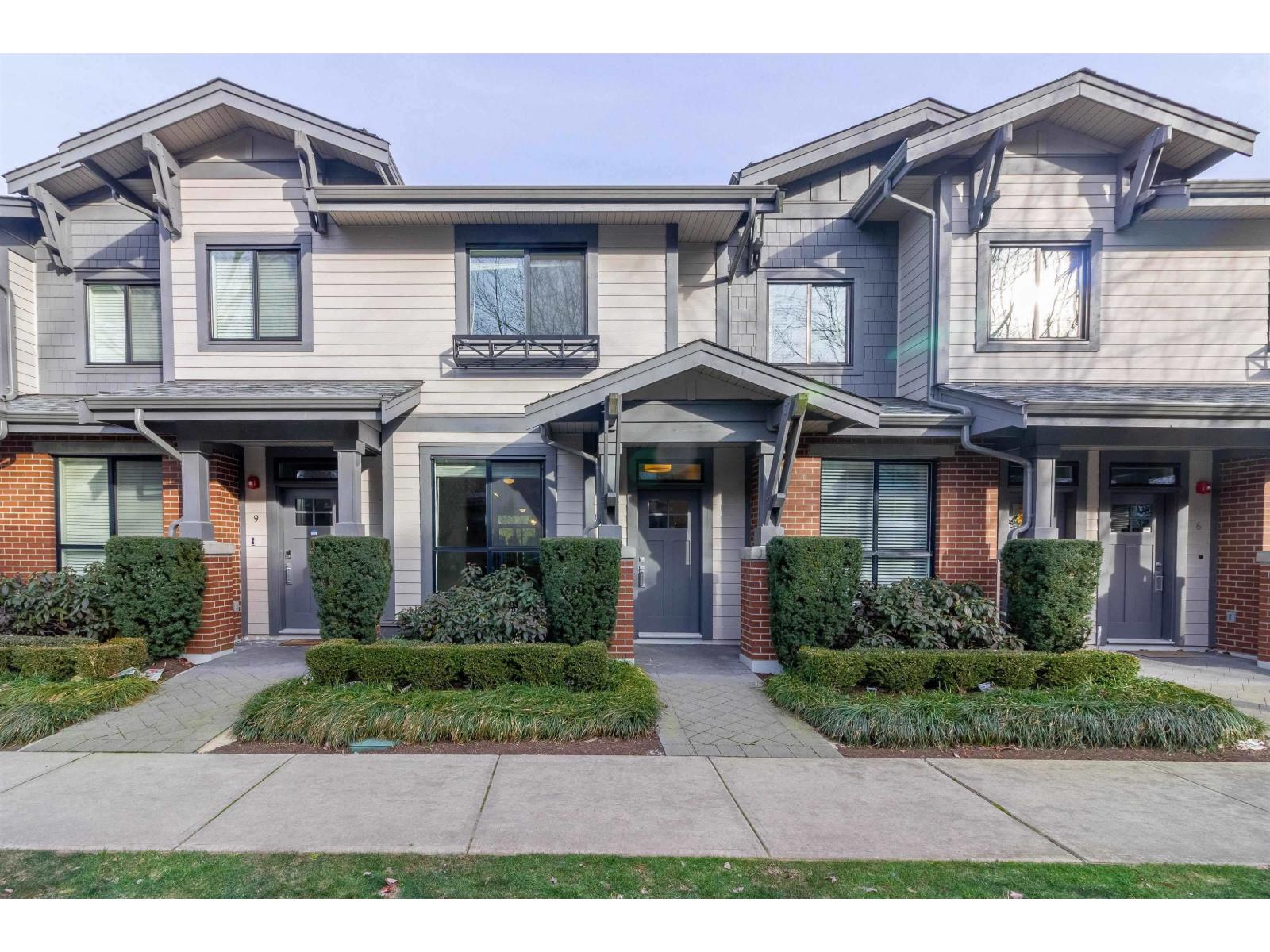 6 2988 151 Street Property Photo 1